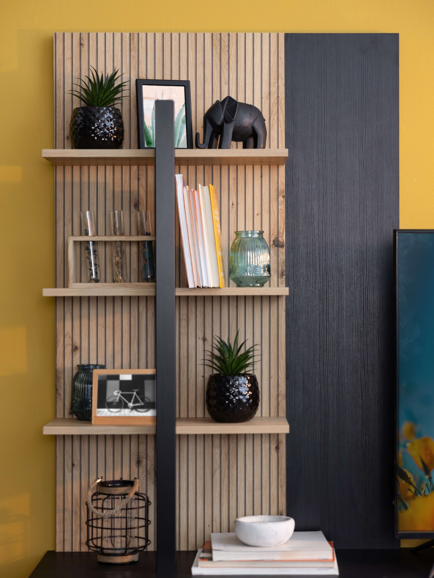 Home affaire Wohnwand »Margate inkl.TV-Board und Standregal«, 208 cm, mit dekorativen schwarzen Streifen, metallgriffe