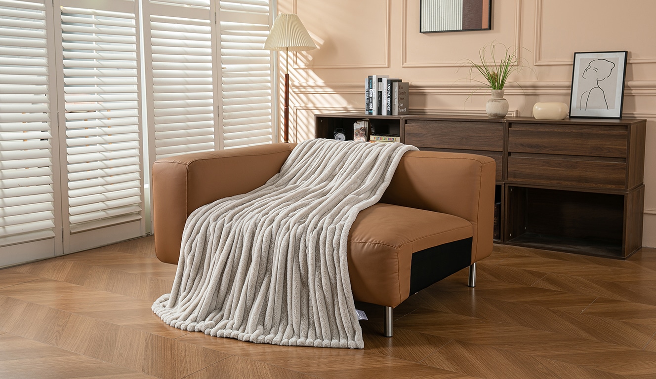 OTTO home Wohndecke »Milara Premium, hochwertige Qualität, flauschige Tagesdecke« hochwertige, flauschige Wohndecke, Tagesdecke, Premium 350g/m²