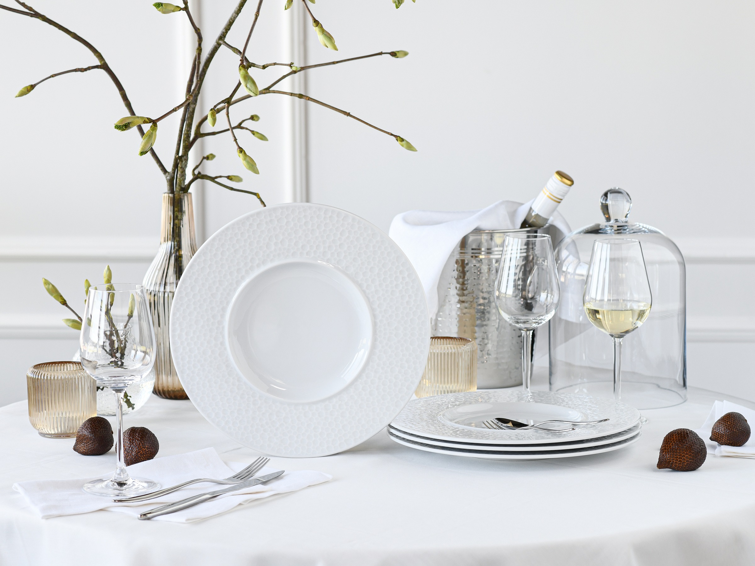 CreaTable Teller »Show Time Hammer weiß, Gourmetteller 4-tlg.« Moderne Formgebung, Fine Dining-Charakter, Relief Oberfläche