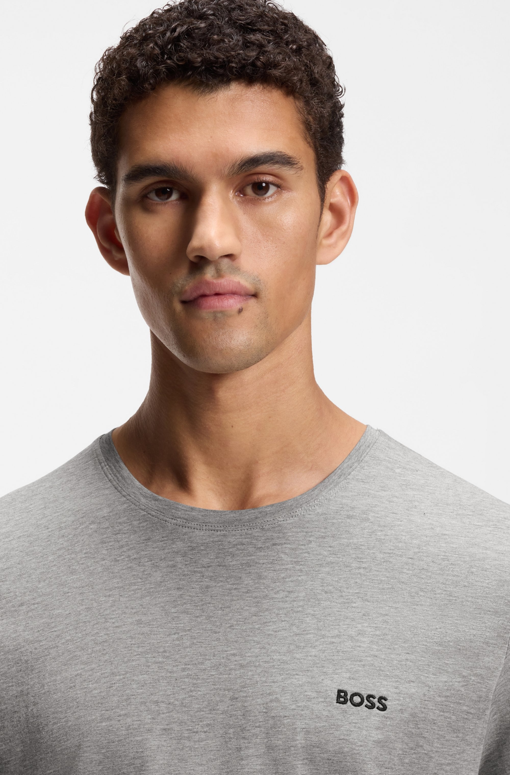 BOSS T-Shirt »Mix&Match T-Shirt R« mit BOSS Stickerei auf der Brust