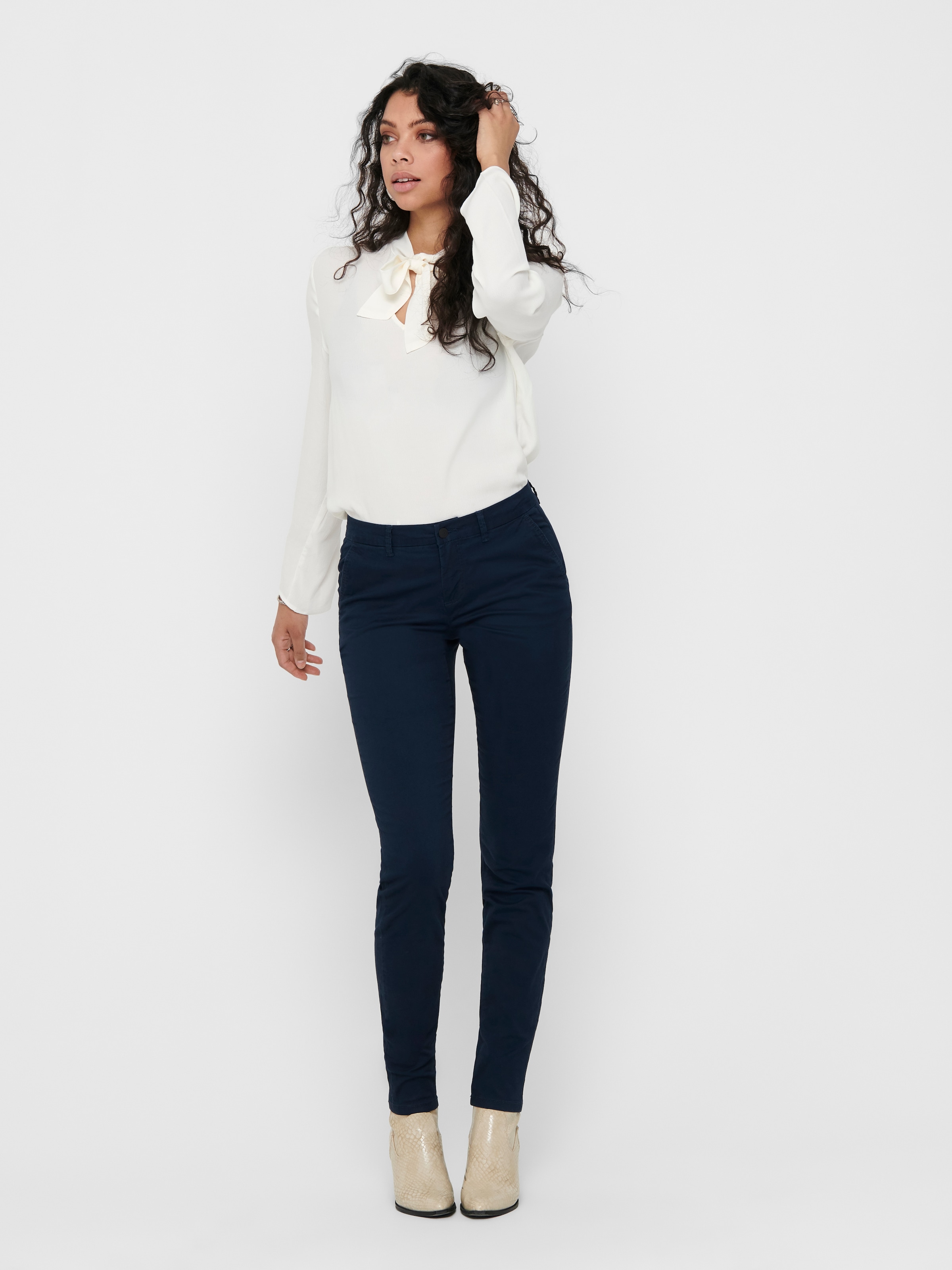 ONLY Chinohose »ONLPARIS REG CHINO PANT«  gepflegte Hose mit schmaler Beinform