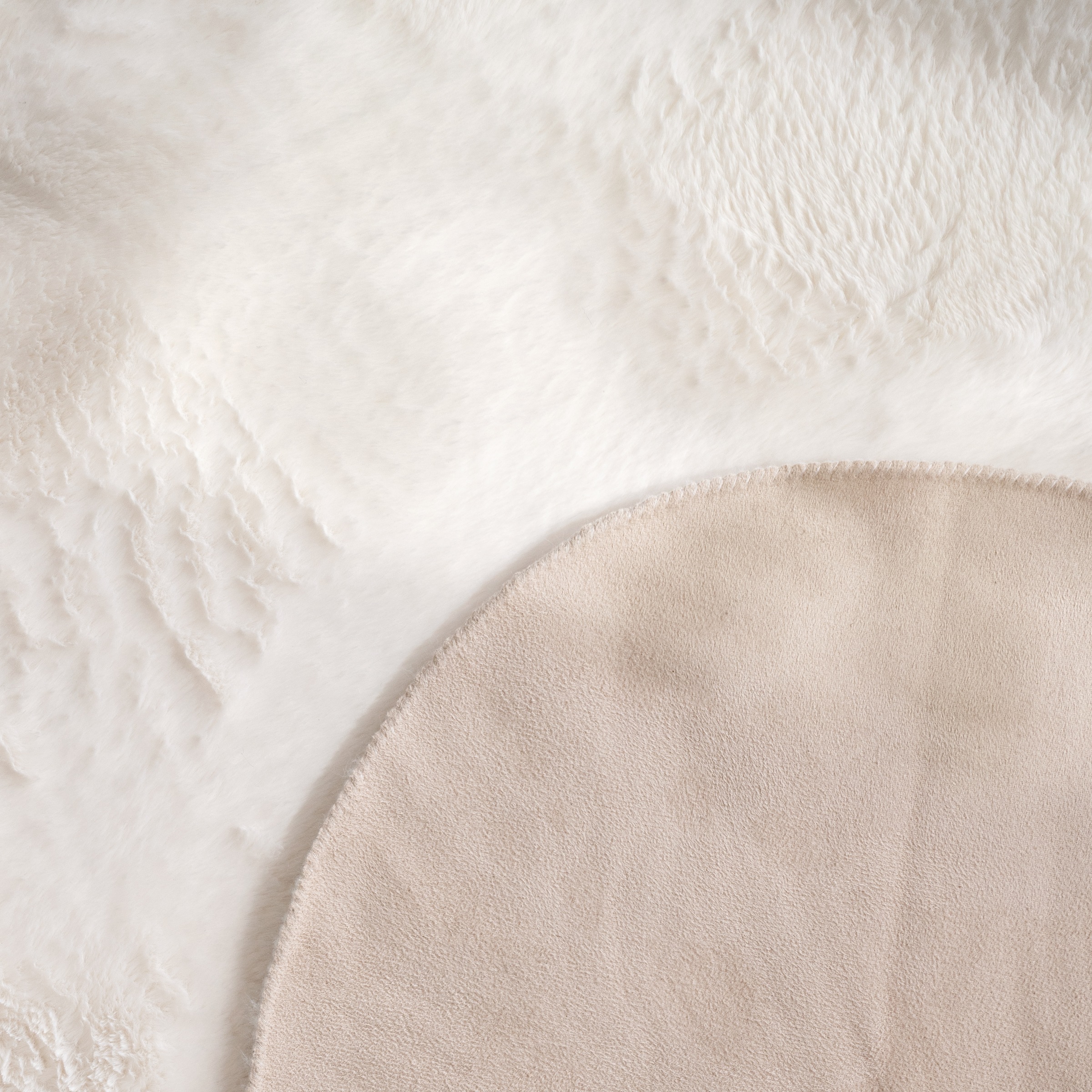 Paco Home Fellteppich »Pelt 640«, fellförmig, 16 mm Höhe, Kunstfell, Uni Farben, sehr weicher Flor