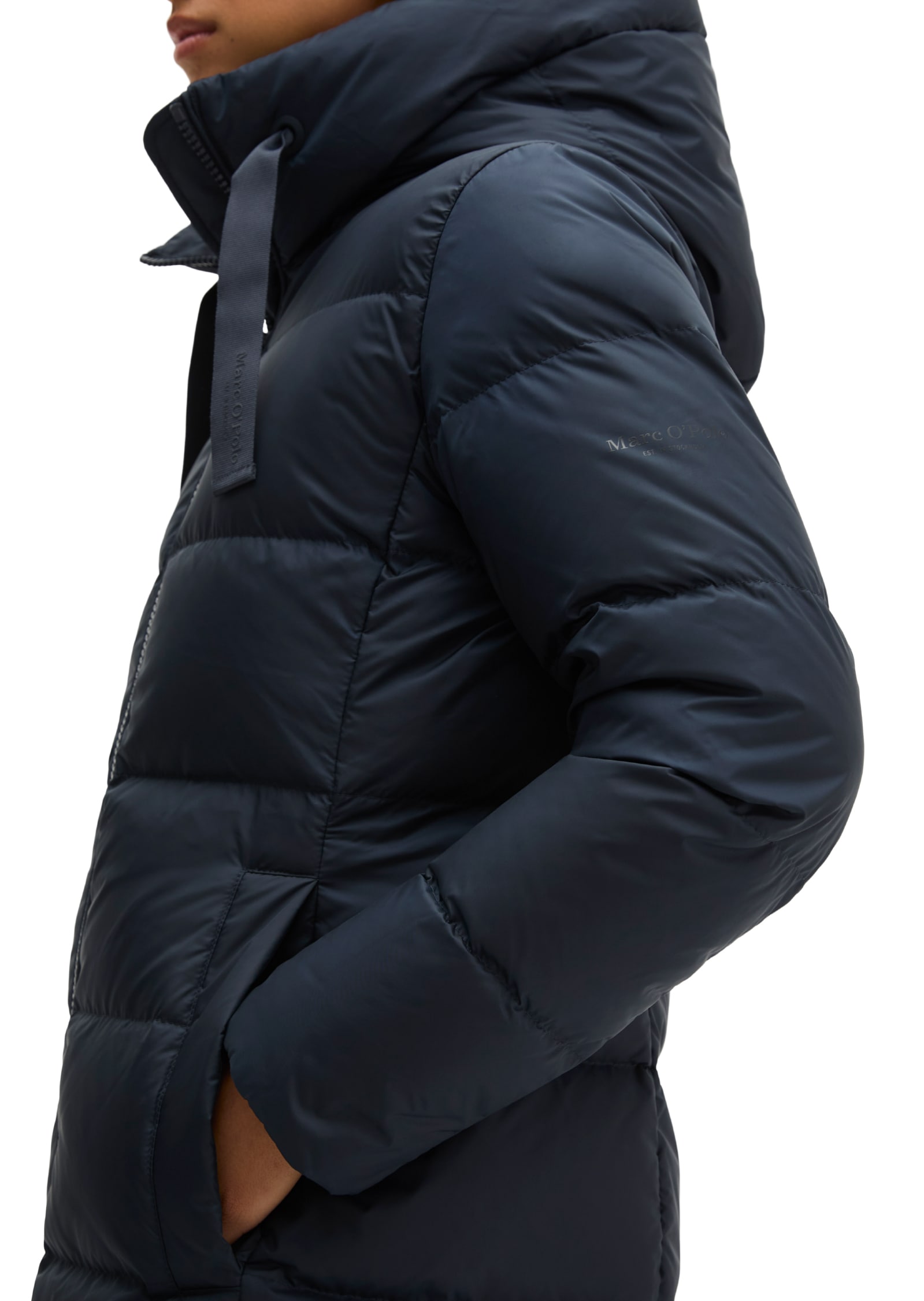 Marc O'Polo Daunenmantel mit 2-Way-Zipper und großer Kapuze - aktuelle HW26-Kollektion