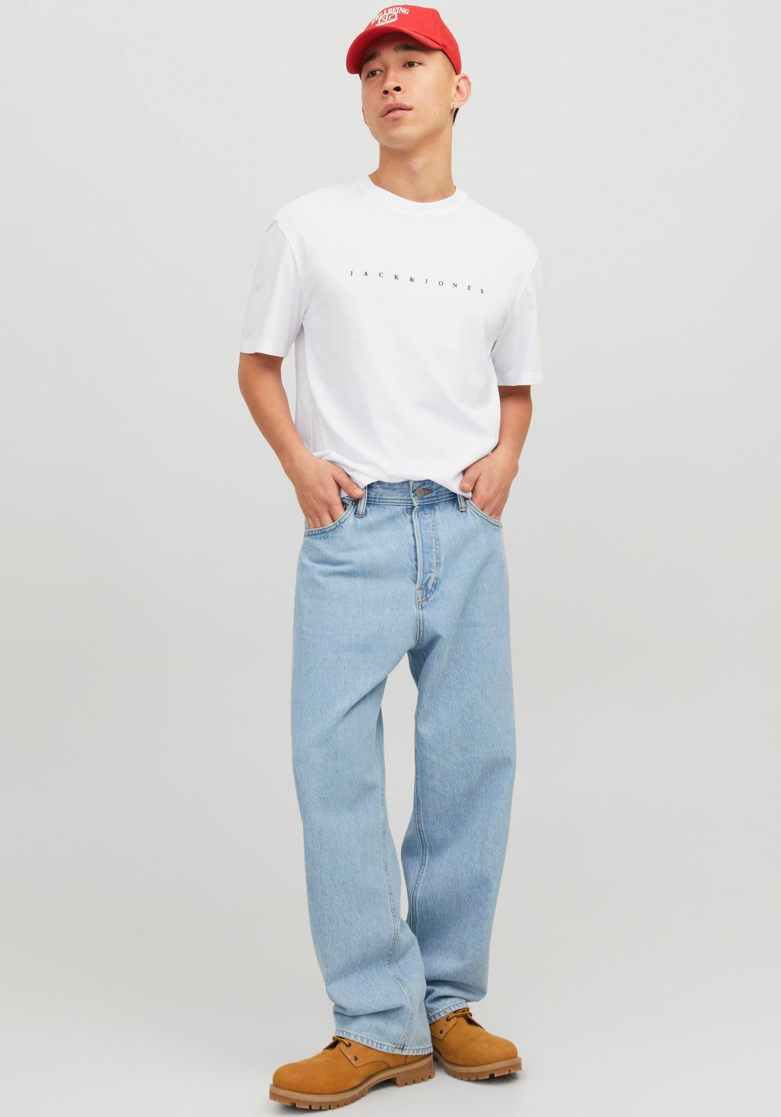 Jack & Jones Rundhalsshirt »JJESTAR JJ TEE SS NOOS«, mit Logo Schriftzug
