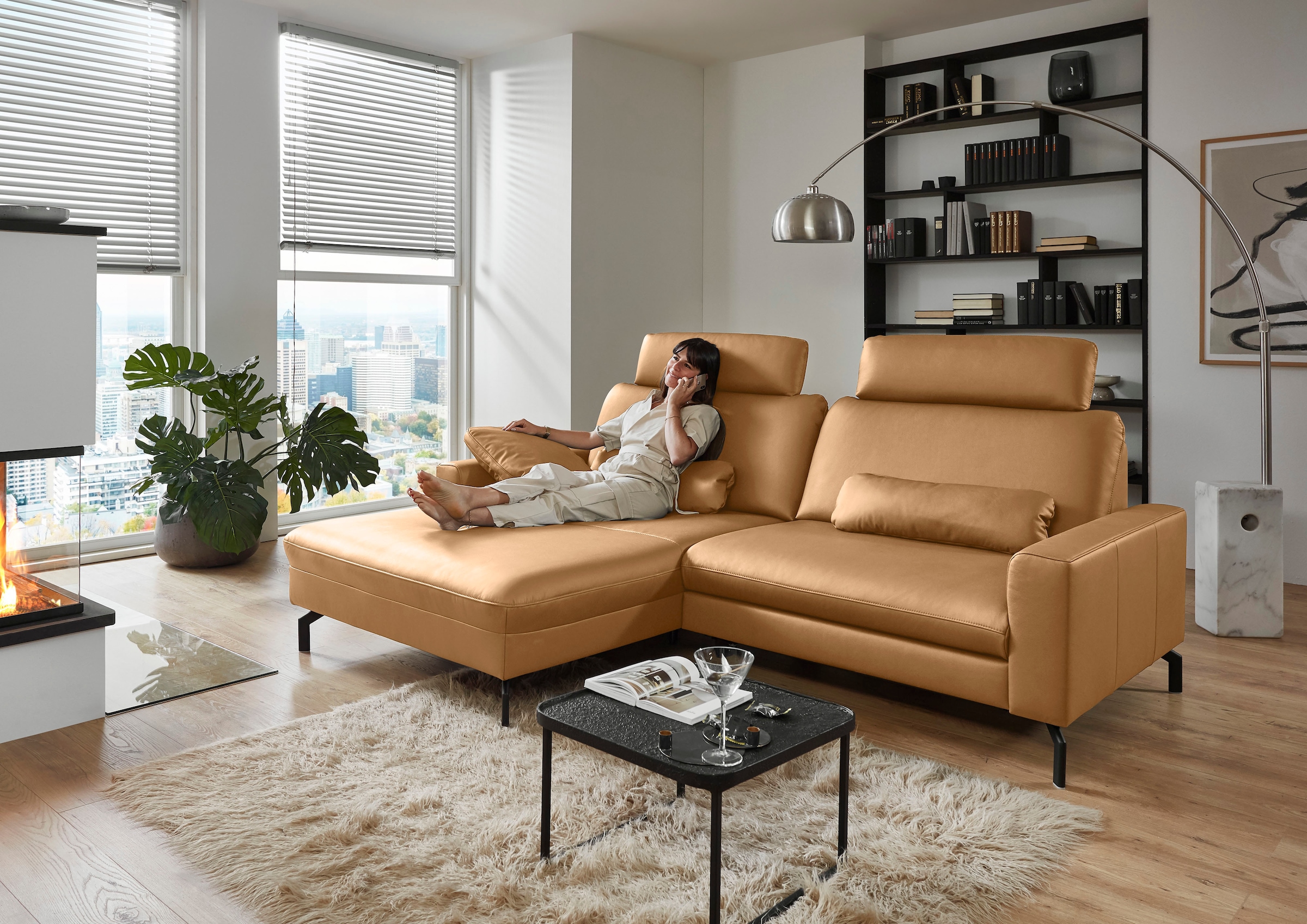 Die PlanBar Ecksofa »PN-EM20028 L-Form mit Kopfstützen« wahlweise mit motorischem Canape