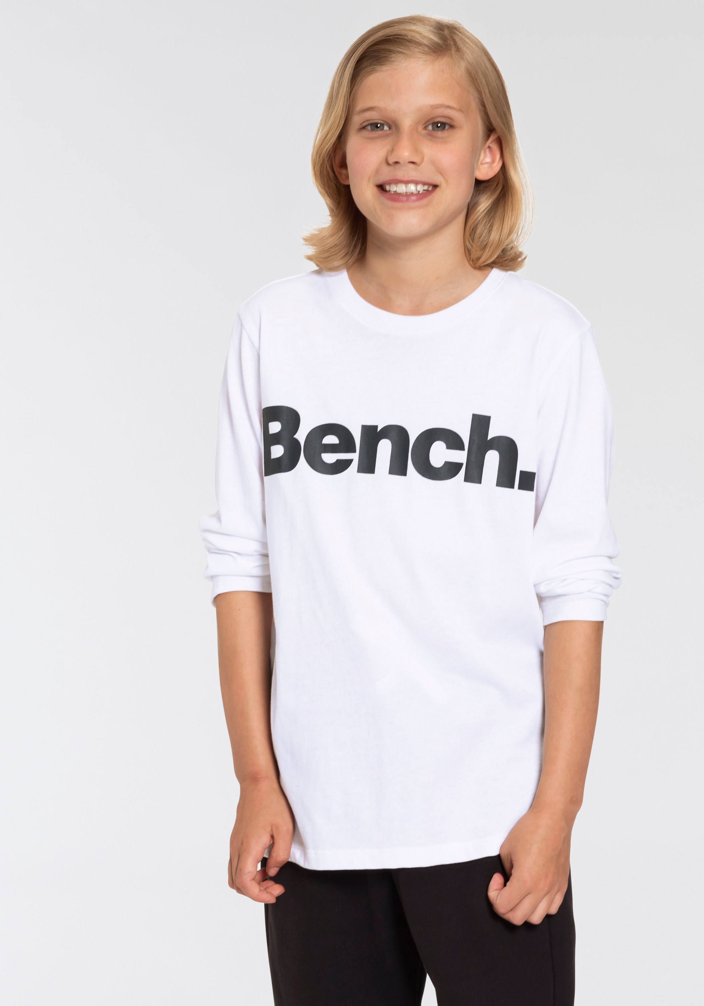 »Basic«, in Kontrastfarbe im Druck Online-Shop bestellen mit Langarmshirt Bench.