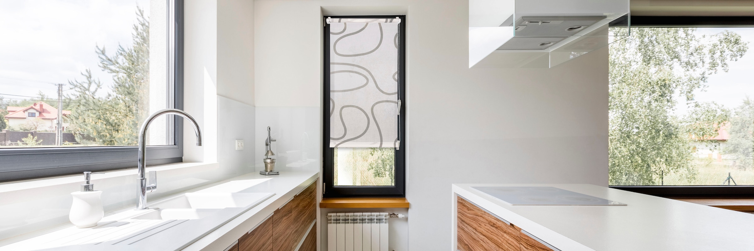 mydeco Seitenzugrollo »Win move«, Lichtschutz, Sichtschutz, ohne Bohren, freihängend, mit stylischem Muster