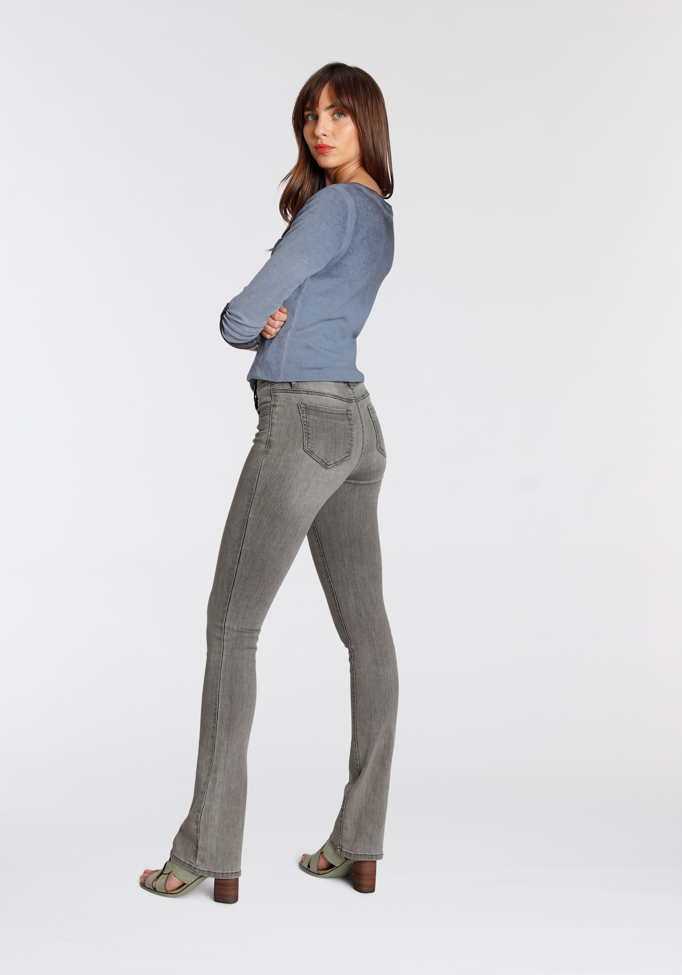 »Ultra-Stretch«, Mid-Waist Bootcut-Jeans online bestellen Arizona