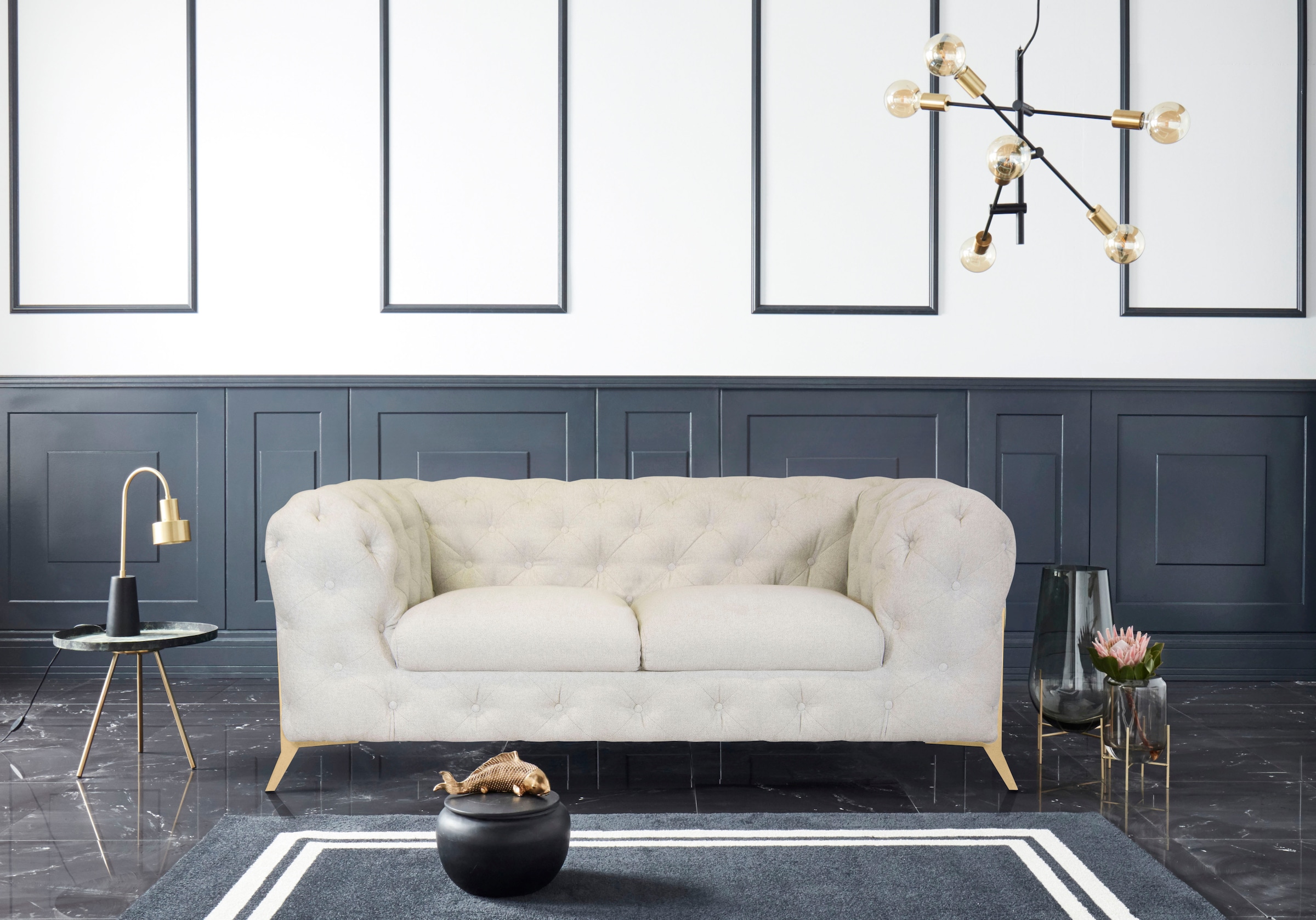 Leonique Chesterfield-Sofa »Amaury«, aufwändige Knopfheftung, moderne Chesterfield Optik, Fußfarbe wählbar