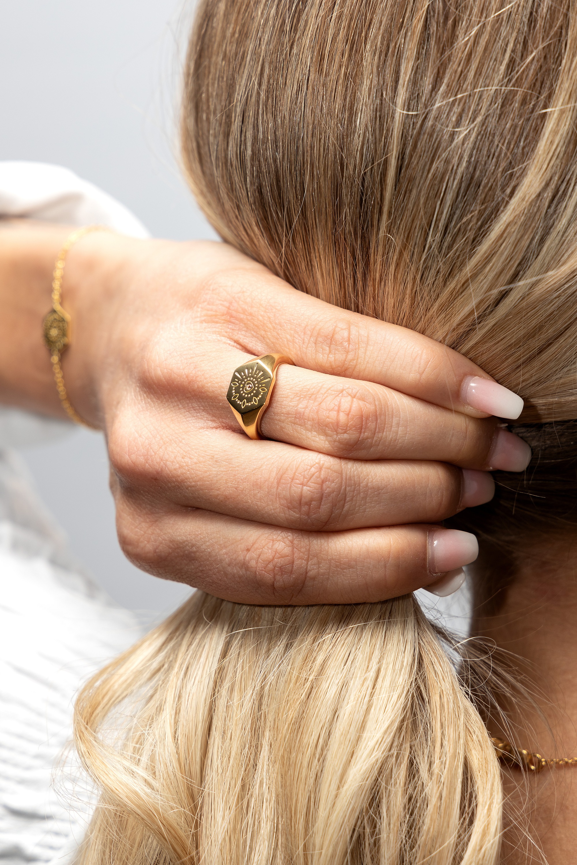 CAÏ Fingerring »925 Silber vergoldet Siegelring Hexagon Tattoo«