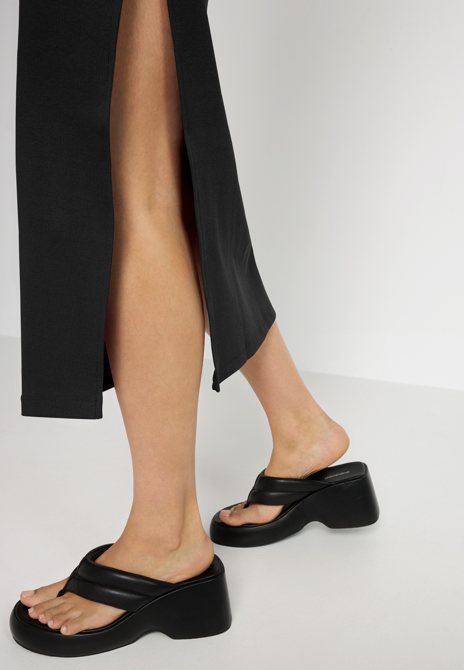 LSCN by LASCANA Midikleid, aus weicher Rippware