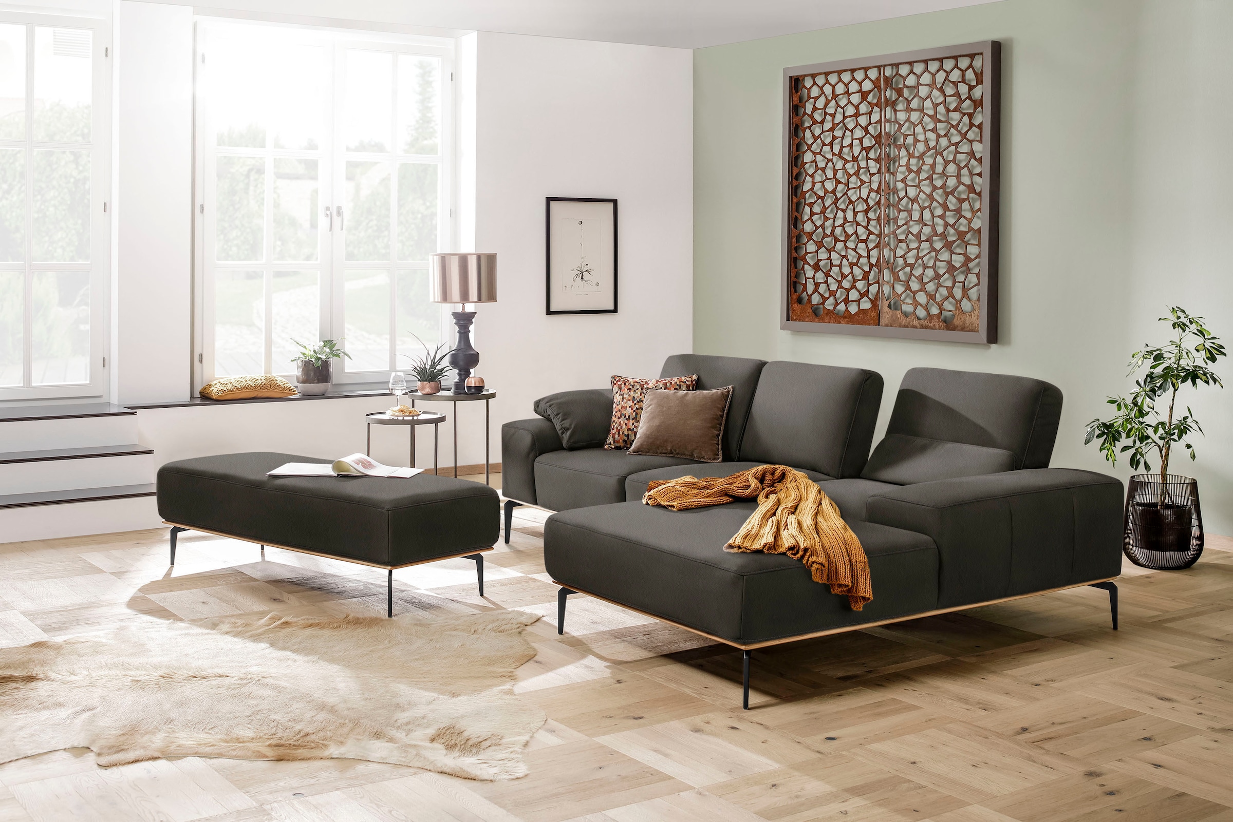 W.SCHILLIG Ecksofa »run, Designsofa mit tollem Sitzkomfort, bequem, L-Form«, mit Holzsockel, Füße in Schwarz pulverbeschichtet, Breite 279 cm