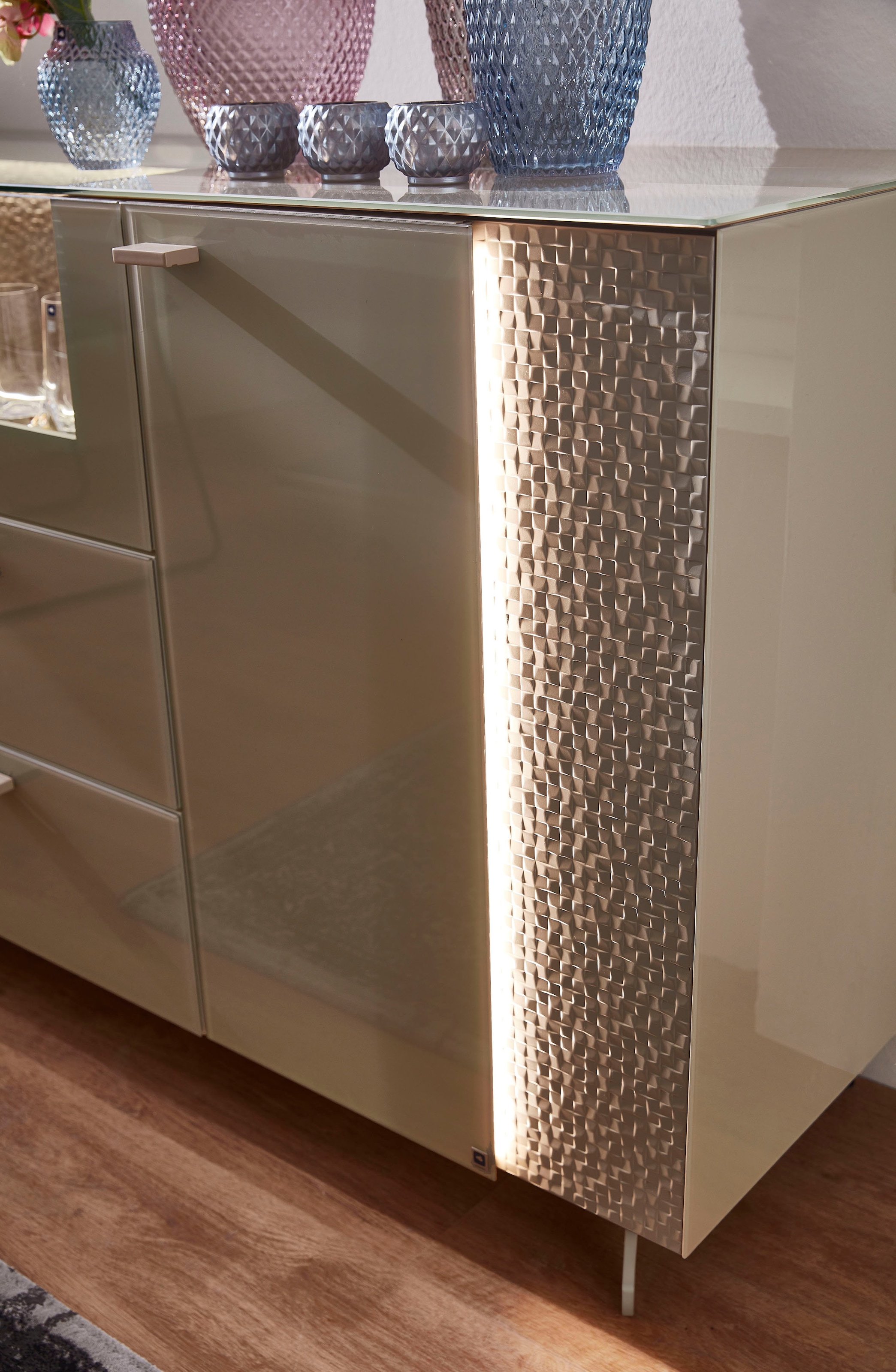 LEONARDO Sideboard »AUREA«, mit Pailletten-Akzent, wahlweise mit Beleuchtung