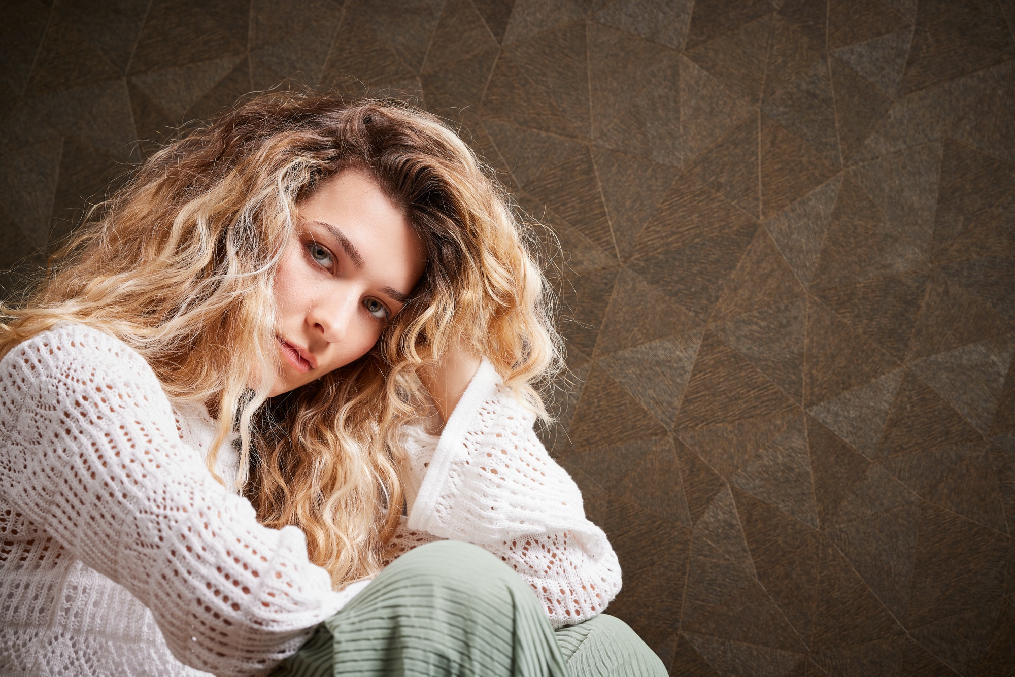 living walls Vliestapete »Metropolitan Stories. Travel Styles. grafische Tapete« gemustert | matt | neutral leicht strukturiert Grafik-Tapete Uni Strukturtapete Designtapete Tapeten Wohnzimmer Flur