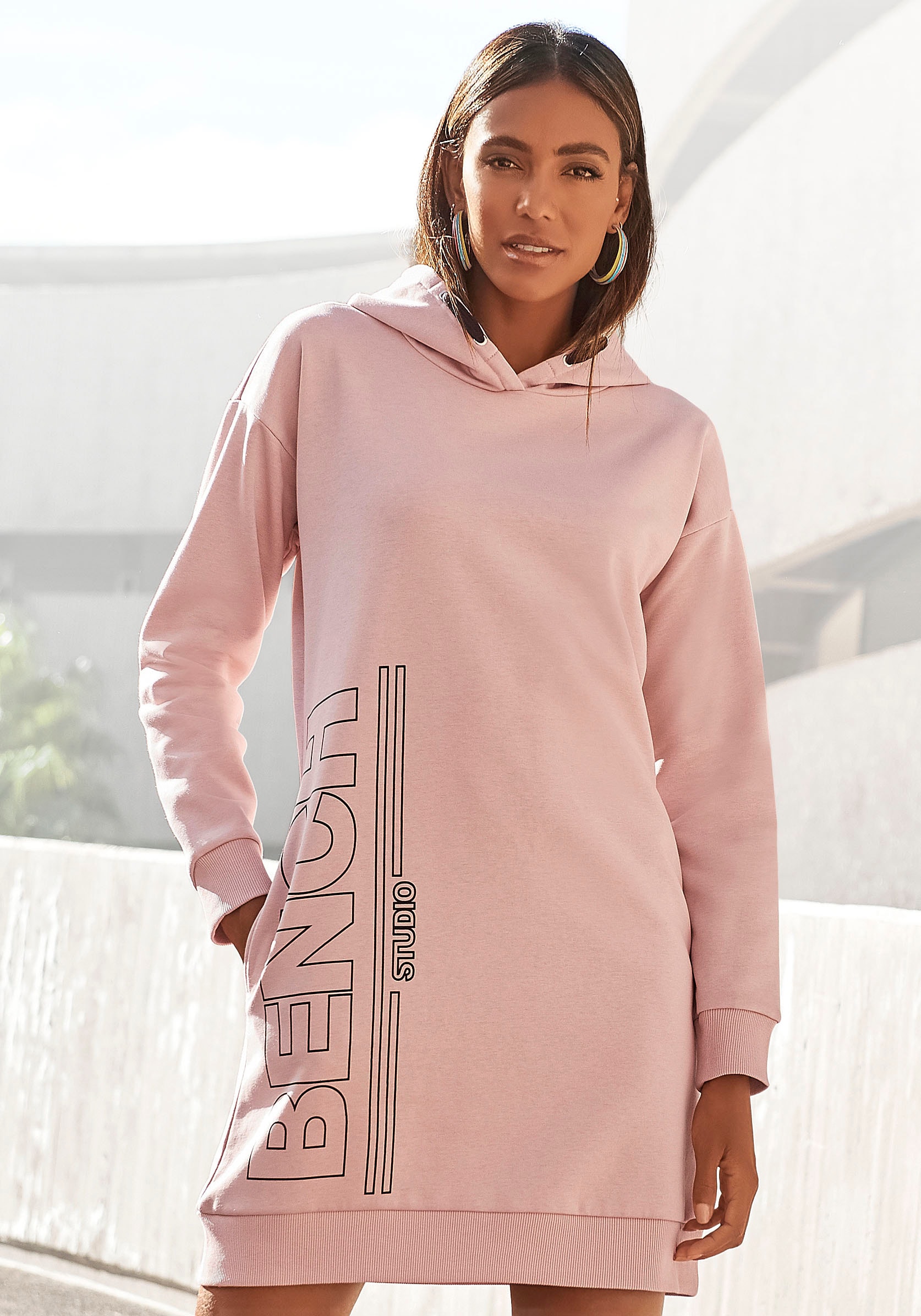 Bench. Sweatkleid, mit senkrechtem online Logodruck kaufen