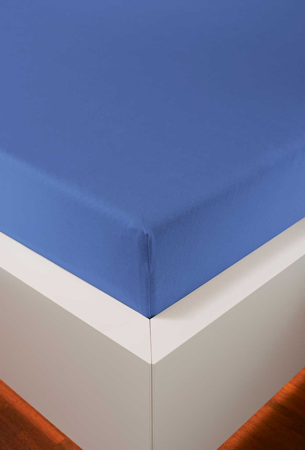 bellana Spannbettlaken »bellana deluxe mit Elasthan, Jersey 230 g/m², Premium-Qualität« mit 5% Elasthan, für Matratzen bis 35cm Höhe, bügelfrei, faltenfrei