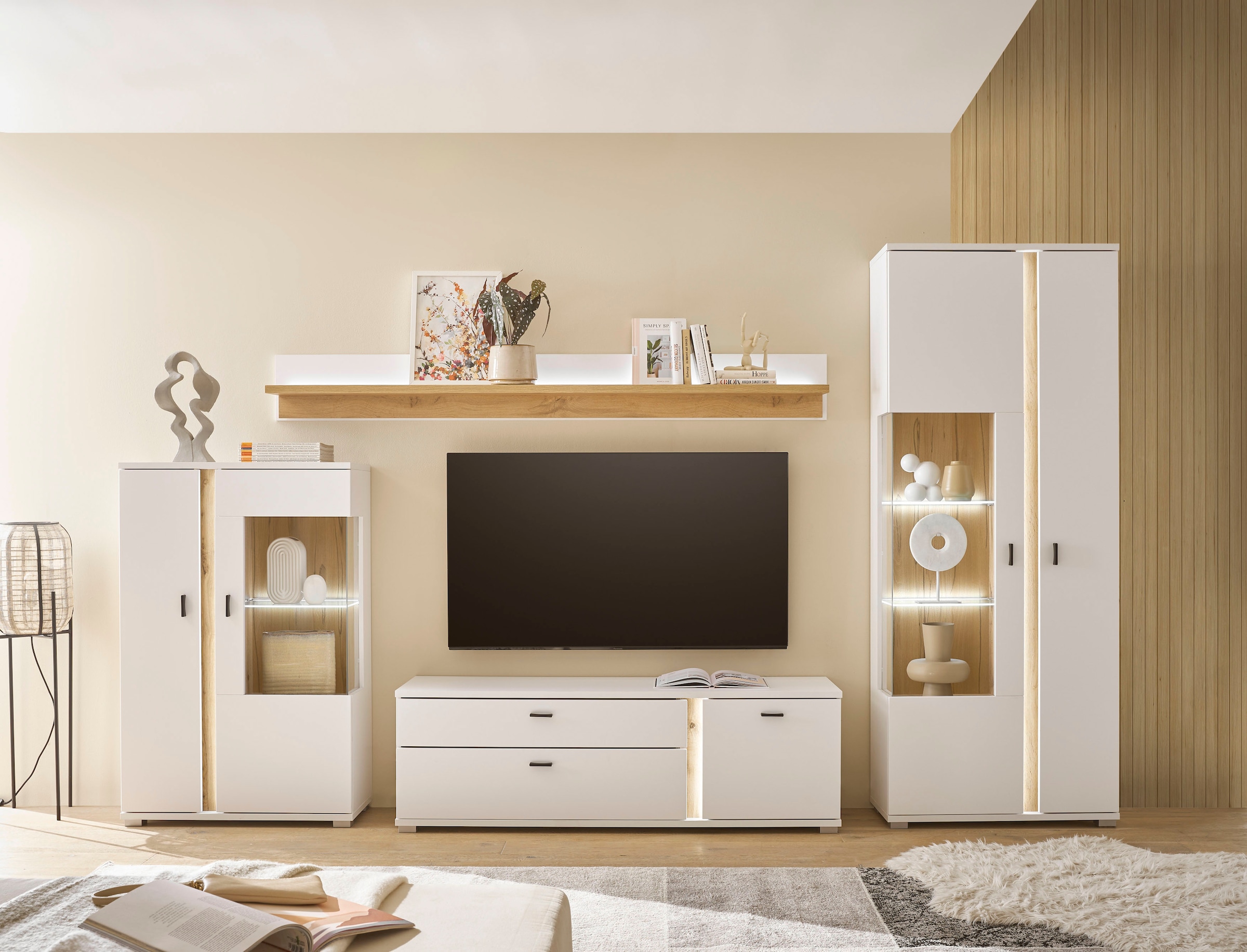 INOSIGN Wohnwand »LONG ISLAND«, (Set, 4 St.), in moderner Trendfarbe,inklusive senkrechter Beleuchtung,Breite 330 cm