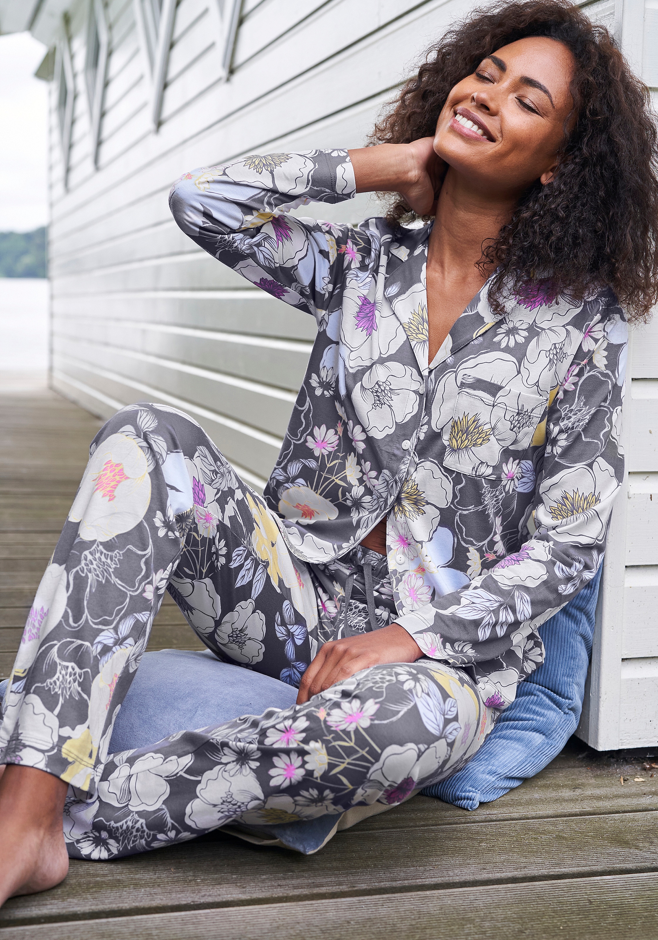 Vivance Dreams Pyjama, (2 tlg.), in schönem Muster