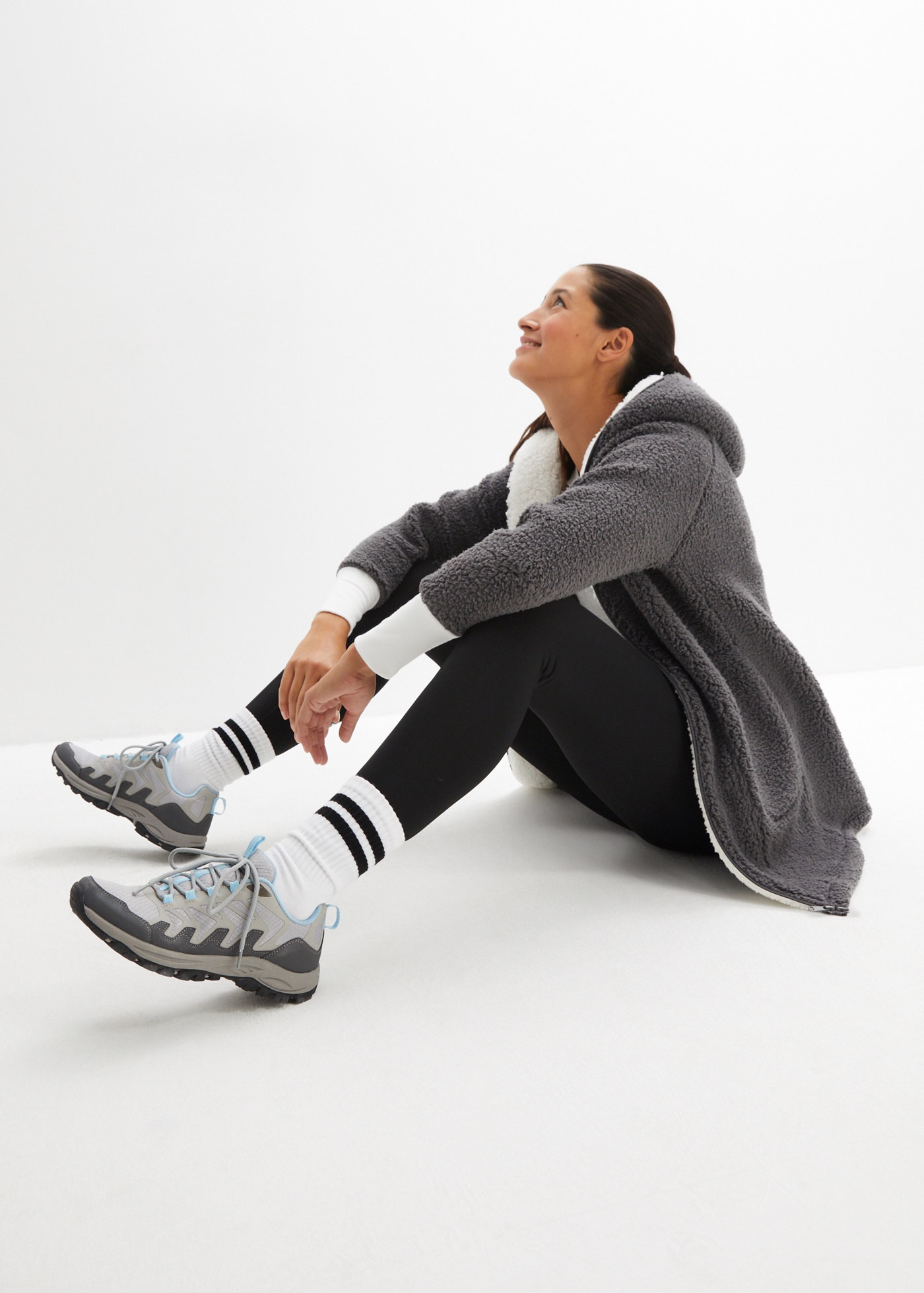 bonprix Fleecejacke mit Kapuze Winterjacke mit Kapuze und Teddyfleece