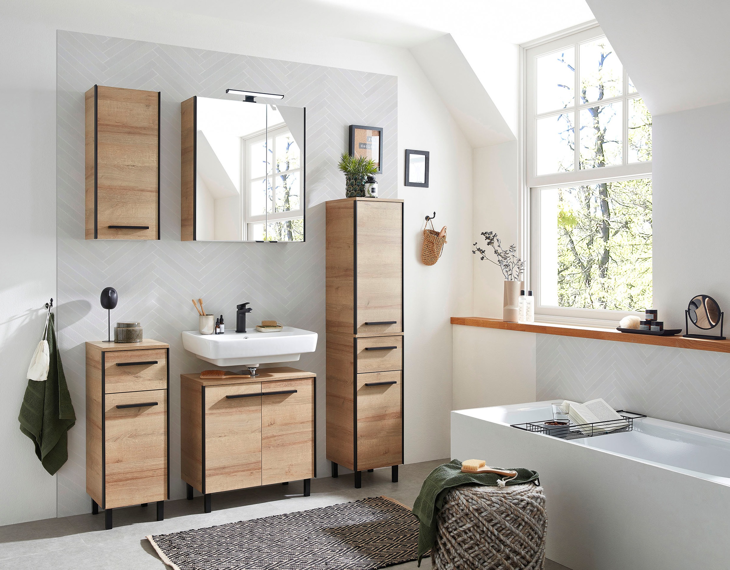 Saphir Badmöbel-Set »Quickset 395 4-teilig, Waschbeckenunterschrank mit LED-Spiegelschrank«, (5 St.), Unterschrank, Midischrank, inkl. Türdämpfer, 7 Türen, 2 Schubladen