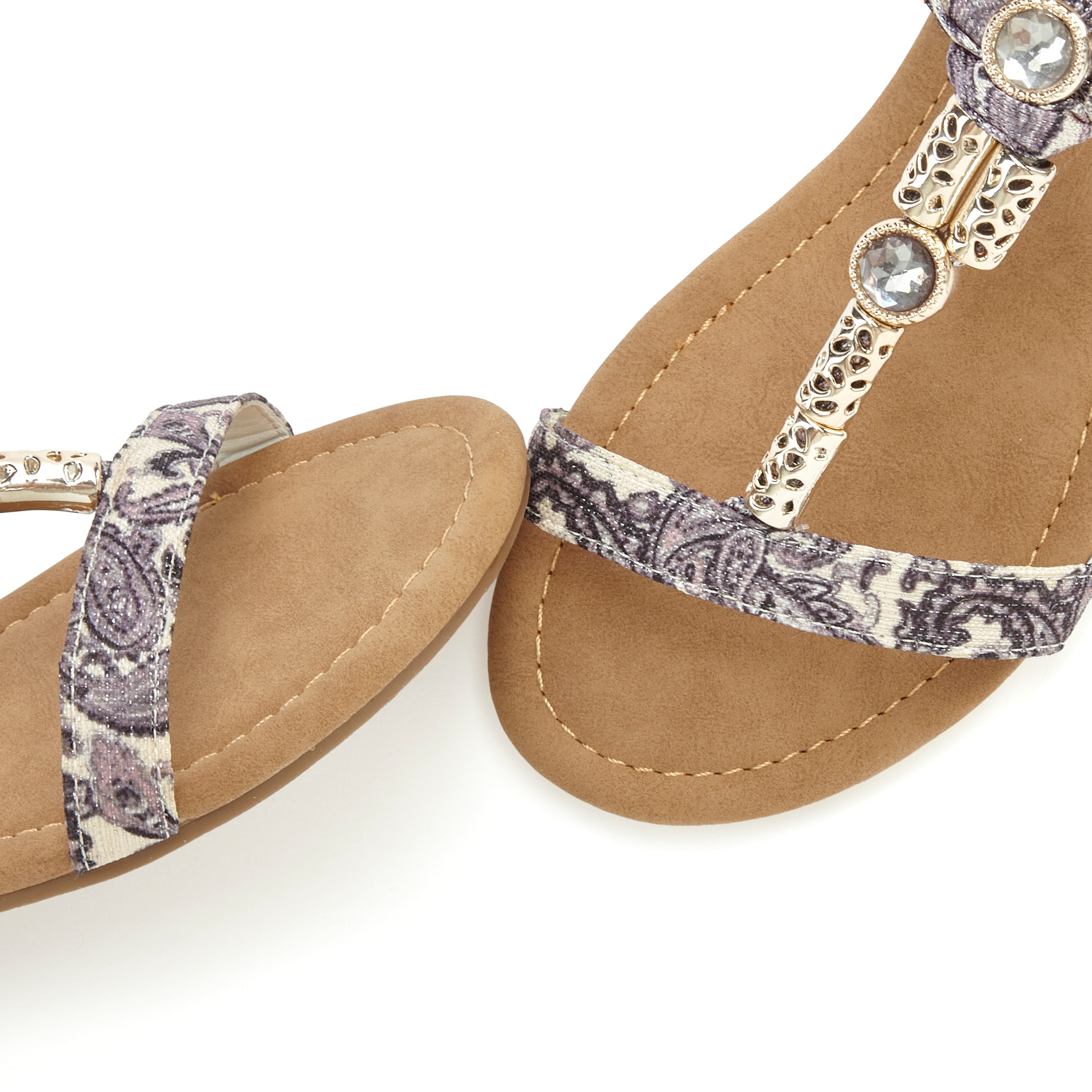 LASCANA Sandale »Sommerschuh, Sandalette,«, mit Schmuckkettchen und Schmucksteinen im Festival-Look VEGAN