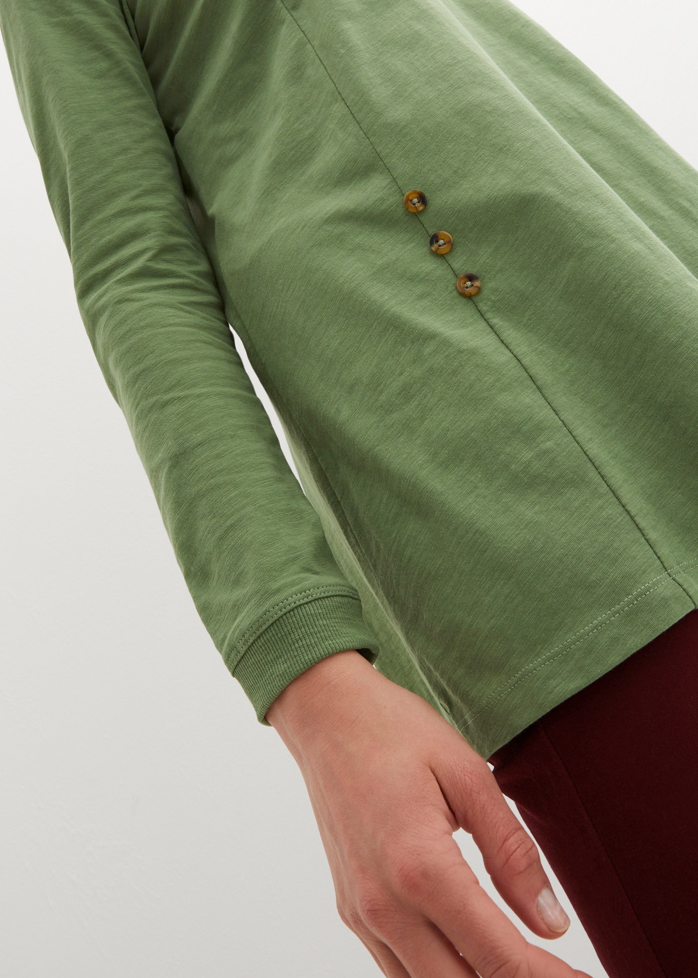 bonprix Longshirt A-Linie, mit dekorativen Knöpfen, aus Baumwolle, Casual Stil