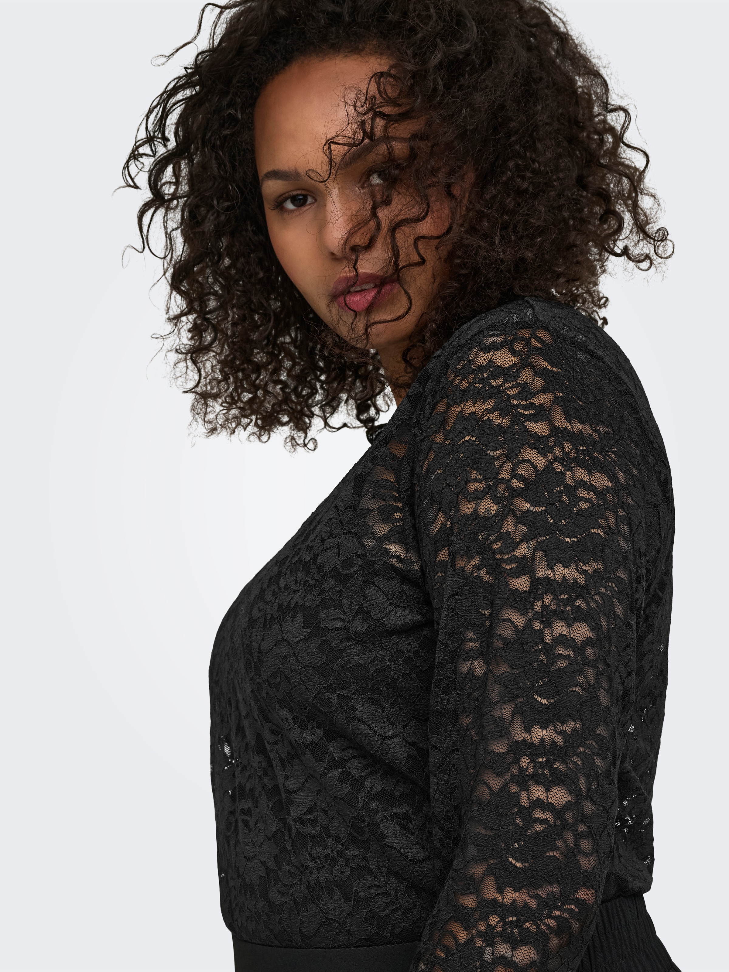 ONLY CARMAKOMA Langarmshirt »CARNIKKA L/S LACE TOP JRS NOOS« Kunstfaser