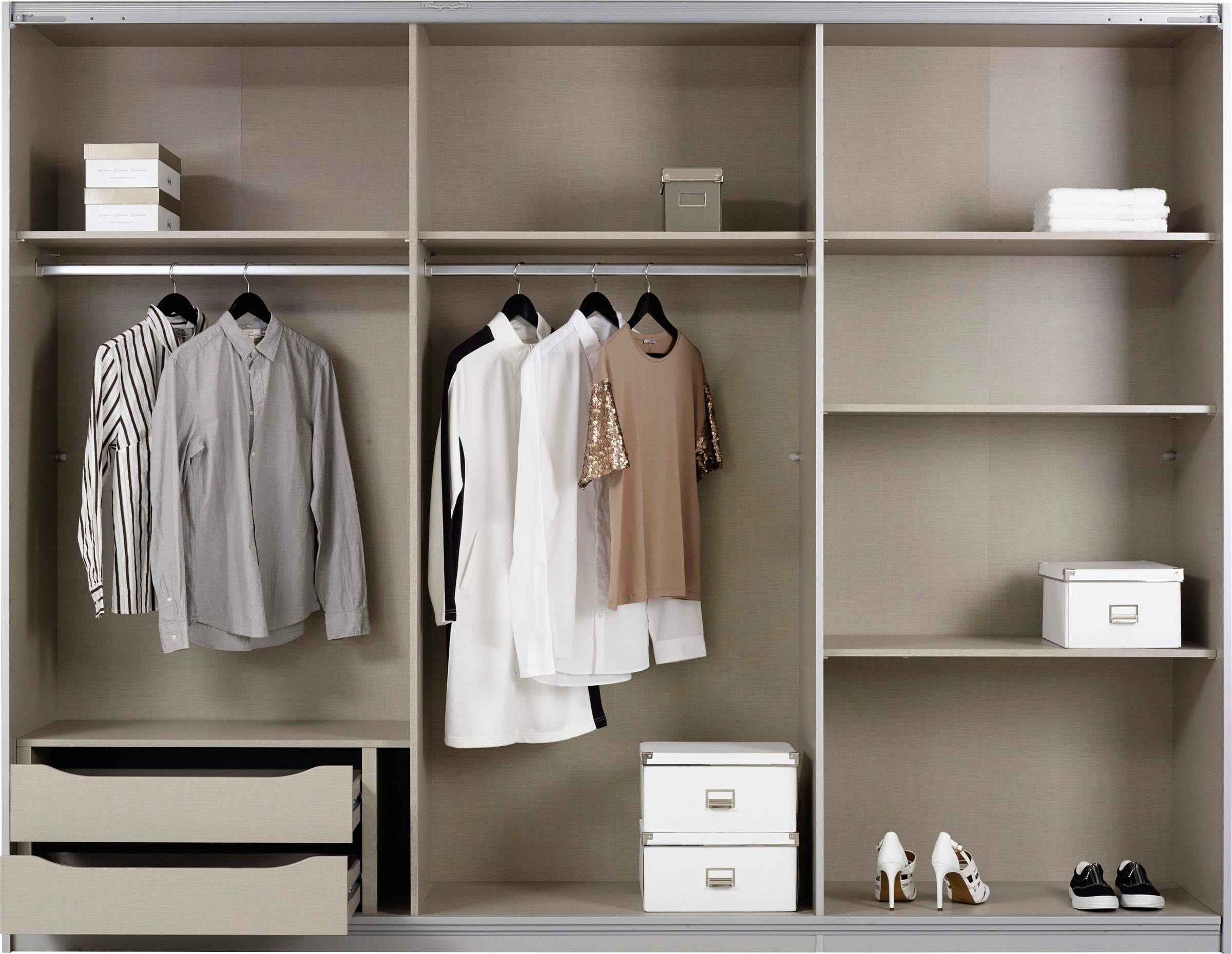 rauch Schwebetürenschrank »Kleiderschrank Schrank Garderobe Schlafzimmerschrank TUBONA«, mit umfangreicher Innenausstattung und Passepartout MADE IN GERMANY