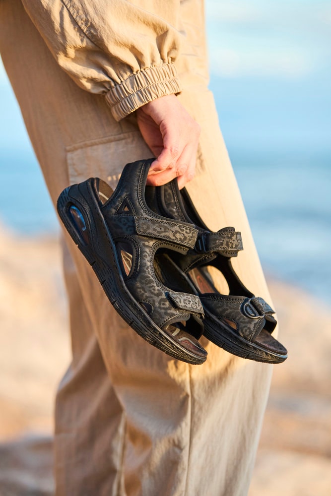 Rieker Trekkingsandale »vegan«, Klettschuh, Outdoorsandale, Sommerschuh mit Rieker Air Dämpfung