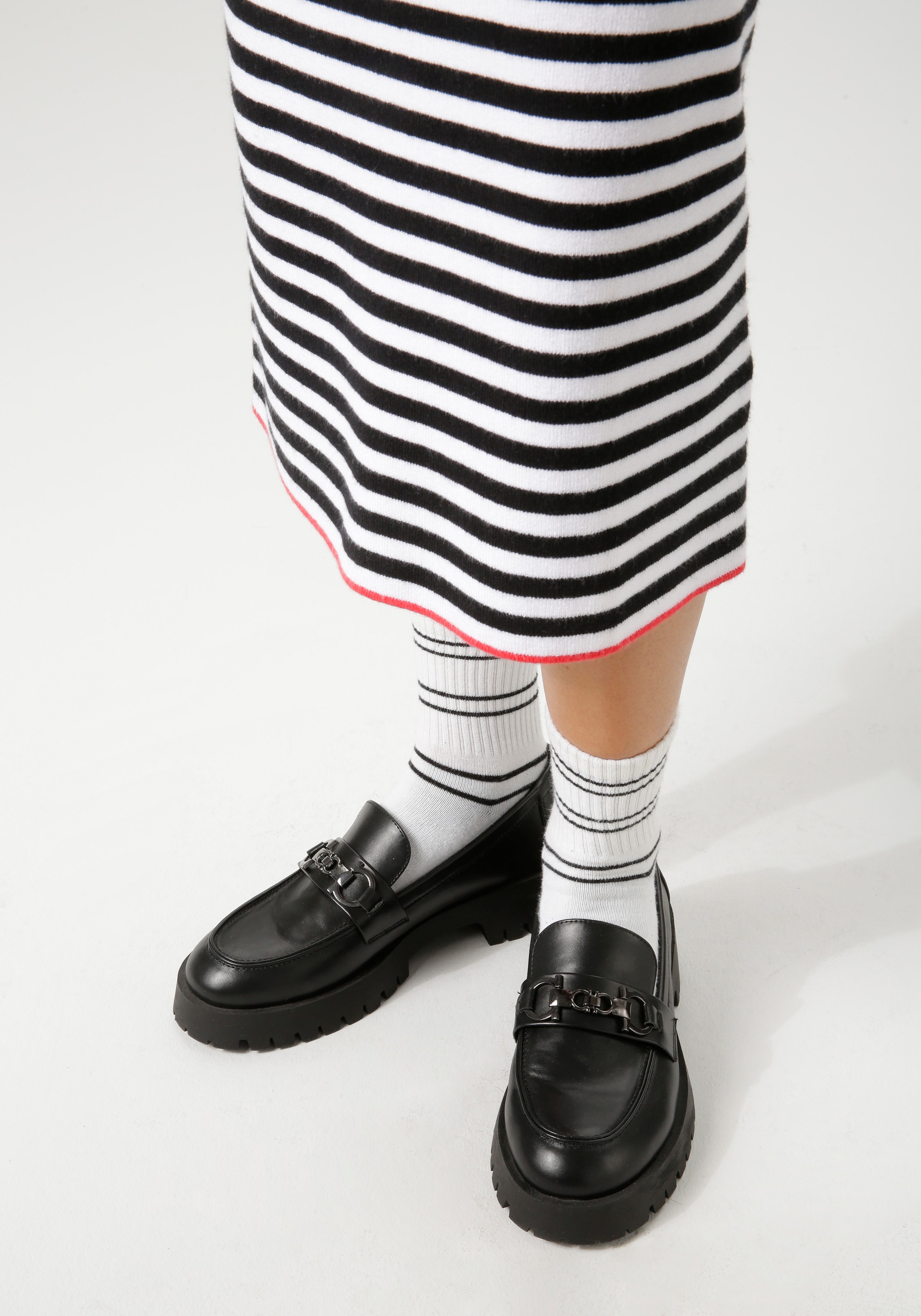 Aniston CASUAL Strickrock, mit rotem Farbakzent am Saum - NEUE KOLLEKTION
