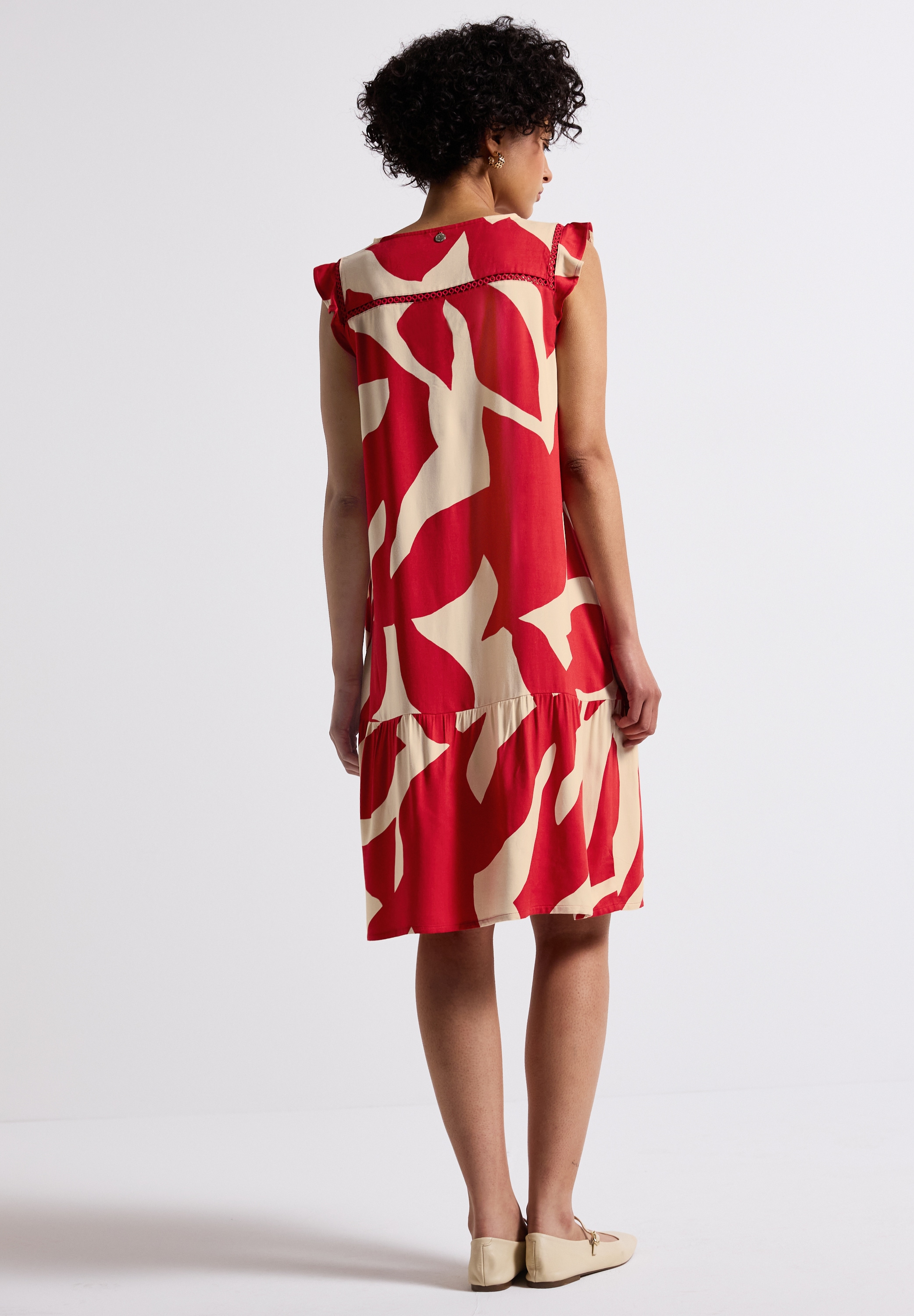 STREET ONE Volantkleid, mit grafischem Muster