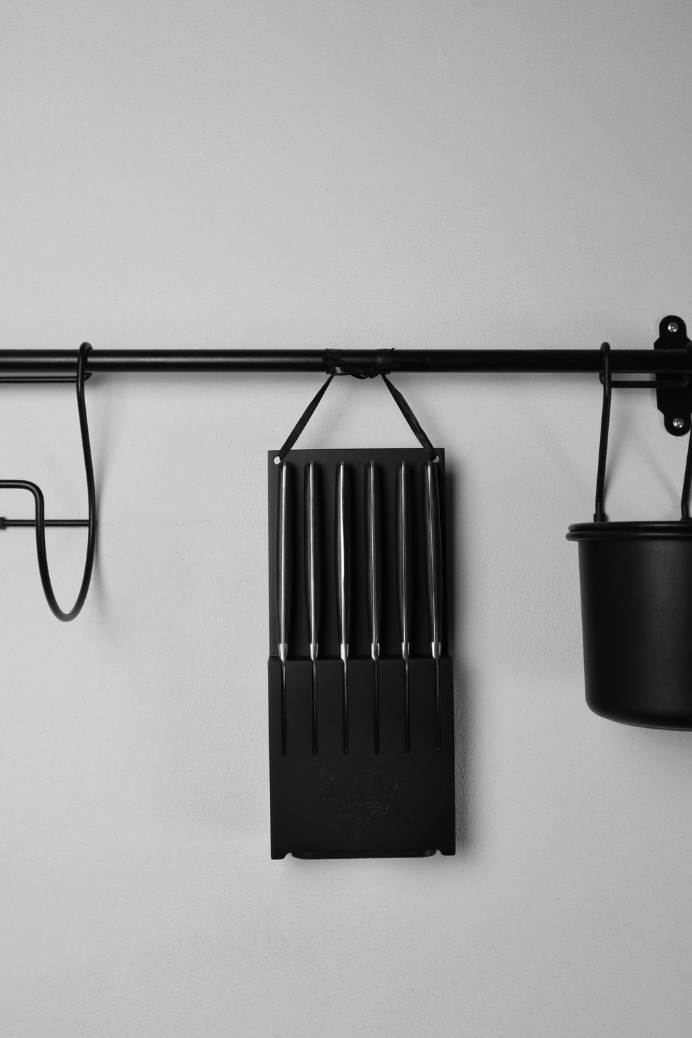 PINTINOX Steakmesser »KOBE mit Sägeschliff, im 6er Set mit Halter«
