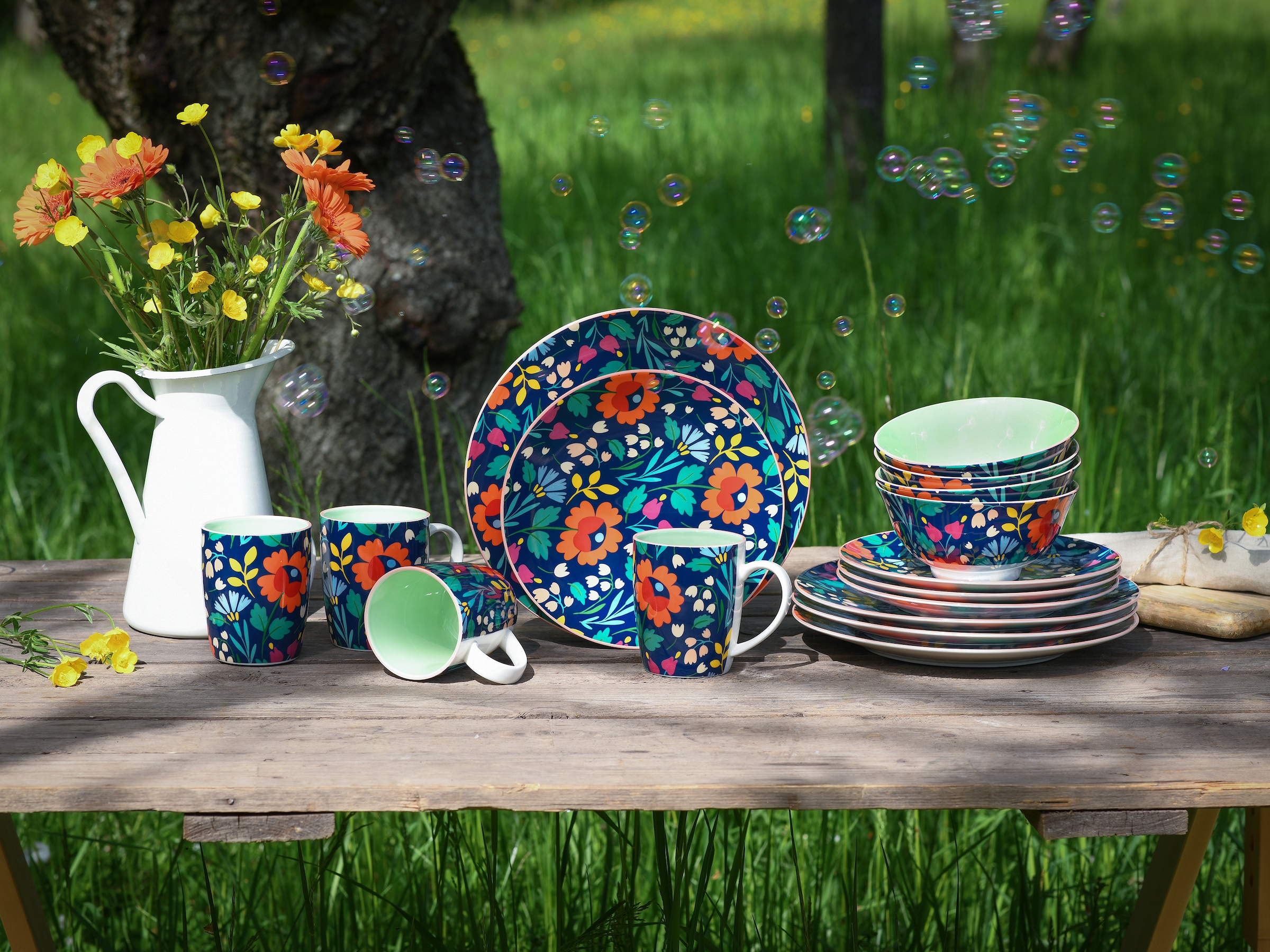 CreaTable Kombiservice »Folklore Blau, Kombi-Service 16 tlg«, (Set, 16 tlg.), Blumenmotive