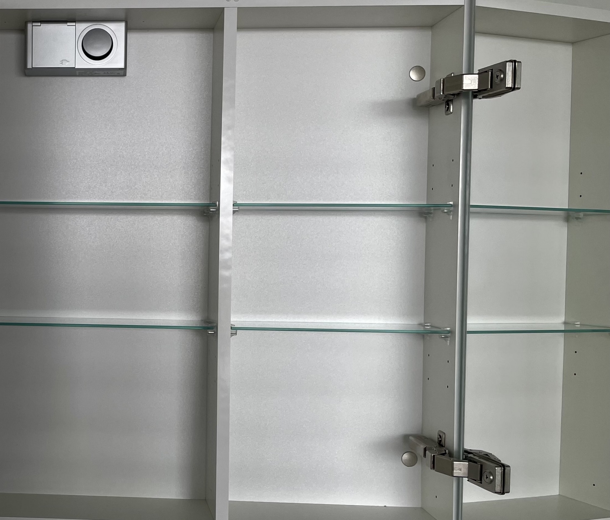 welltime Spiegelschrank »G-Line«, doppelseitig verspiegelt und mit verspiegelten Seitenwänden, Softclose