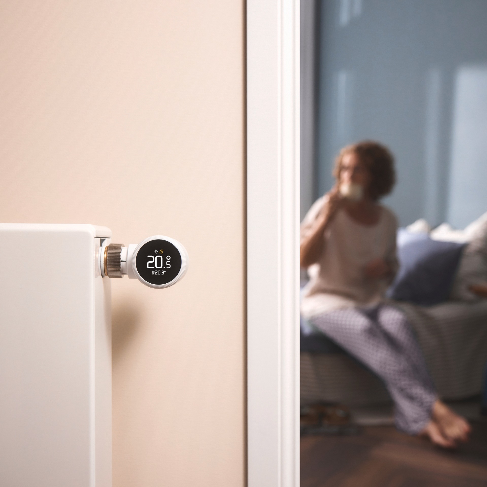 Tado Heizkörperthermostat »Bridge + 4x Smartes Heizkörperthermostat (Line X)«