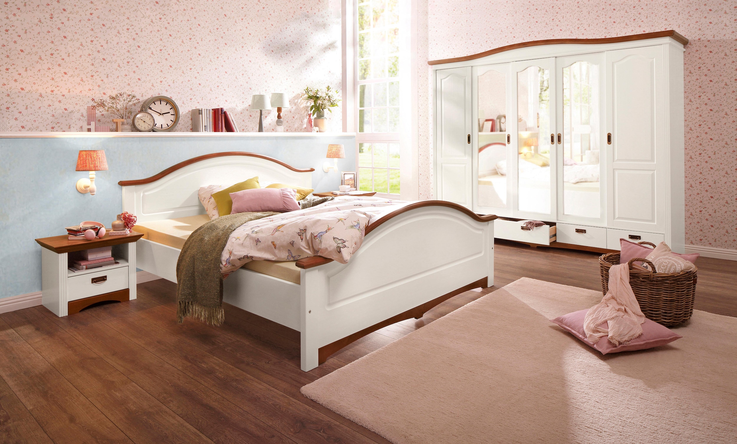 Home affaire Massivholzbett »Konrad, hohe Belastbarkeit! FSC® zertifiziertes Massivholz«, (Breite/Belastbarkeit 180cm/220 KG, 140cm/180 KG), aus massivem Kiefernholz, FSC®-zertifiziert, INKLUSIVE Rollrost