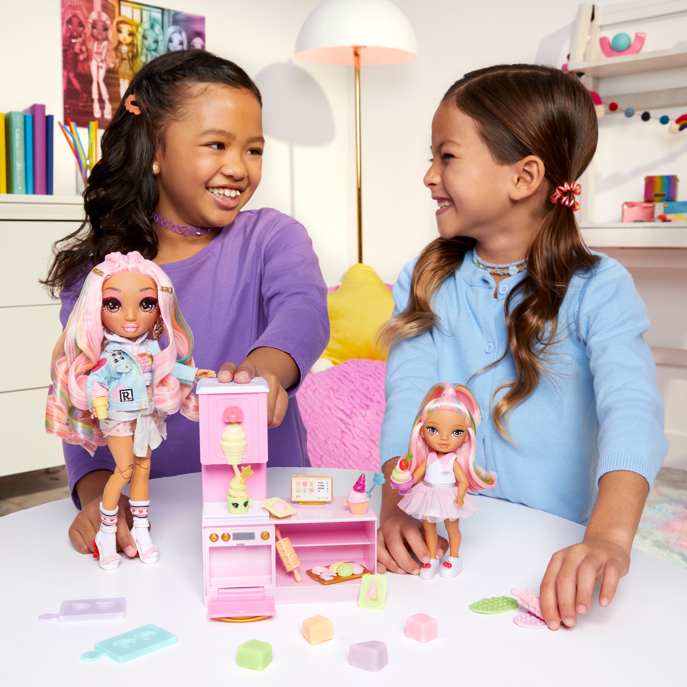 RAINBOW HIGH Minipuppe »Rainbow High Little Dessert Shop with Kandy Playset günstig online kaufen