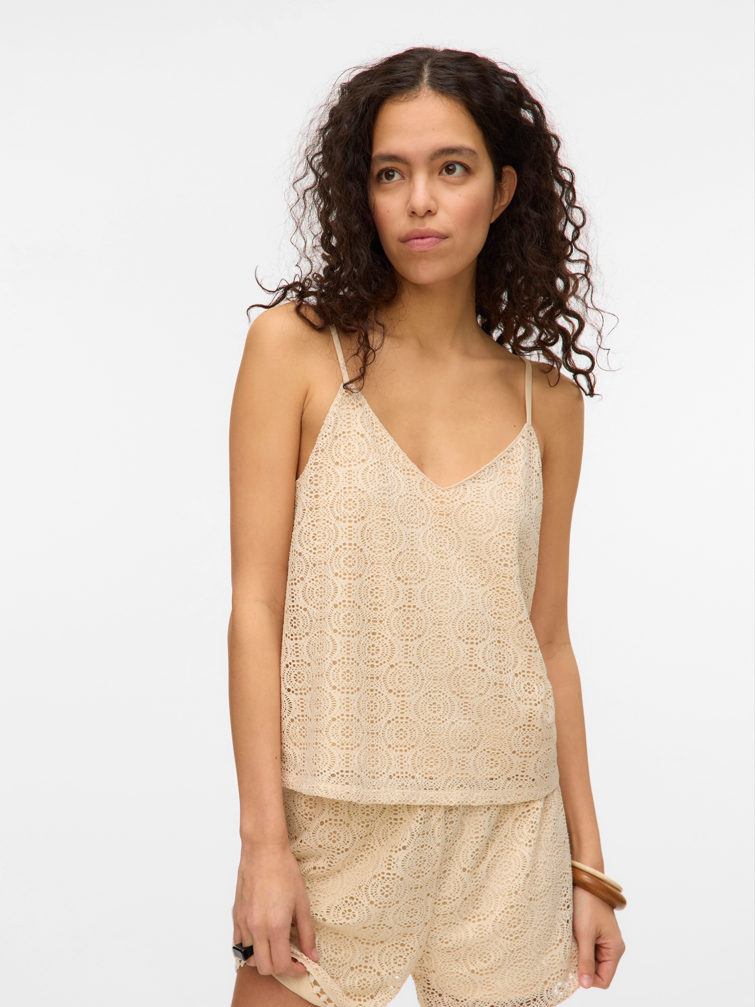 Vero Moda Spaghettitop »VMMAYA V-NECK SINGLET TOP JRS« Materialmix, regular fit