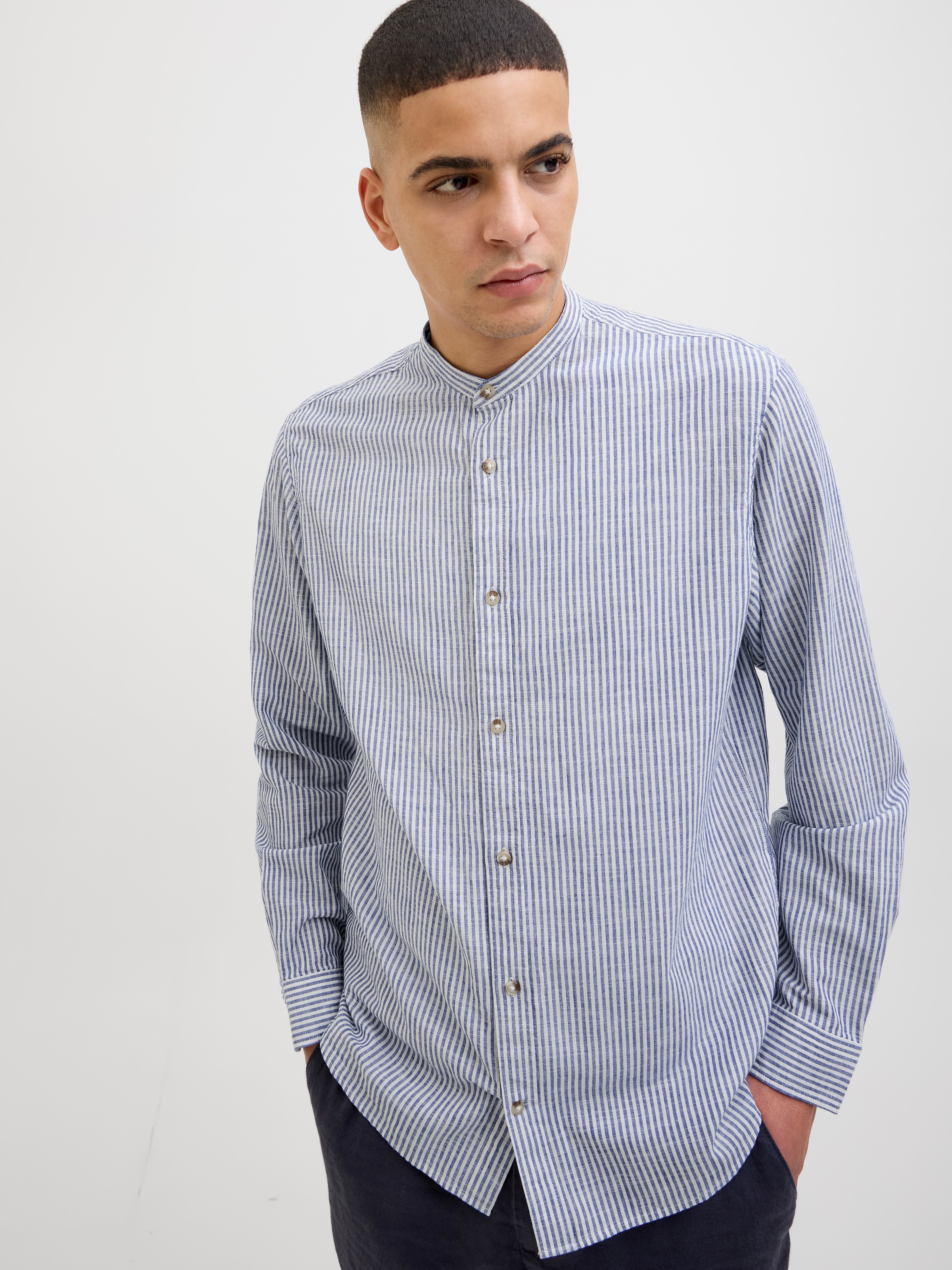 Jack & Jones Langarmhemd »JJESUMMER BAND SHIRT LS SN«, mit Bandkragen