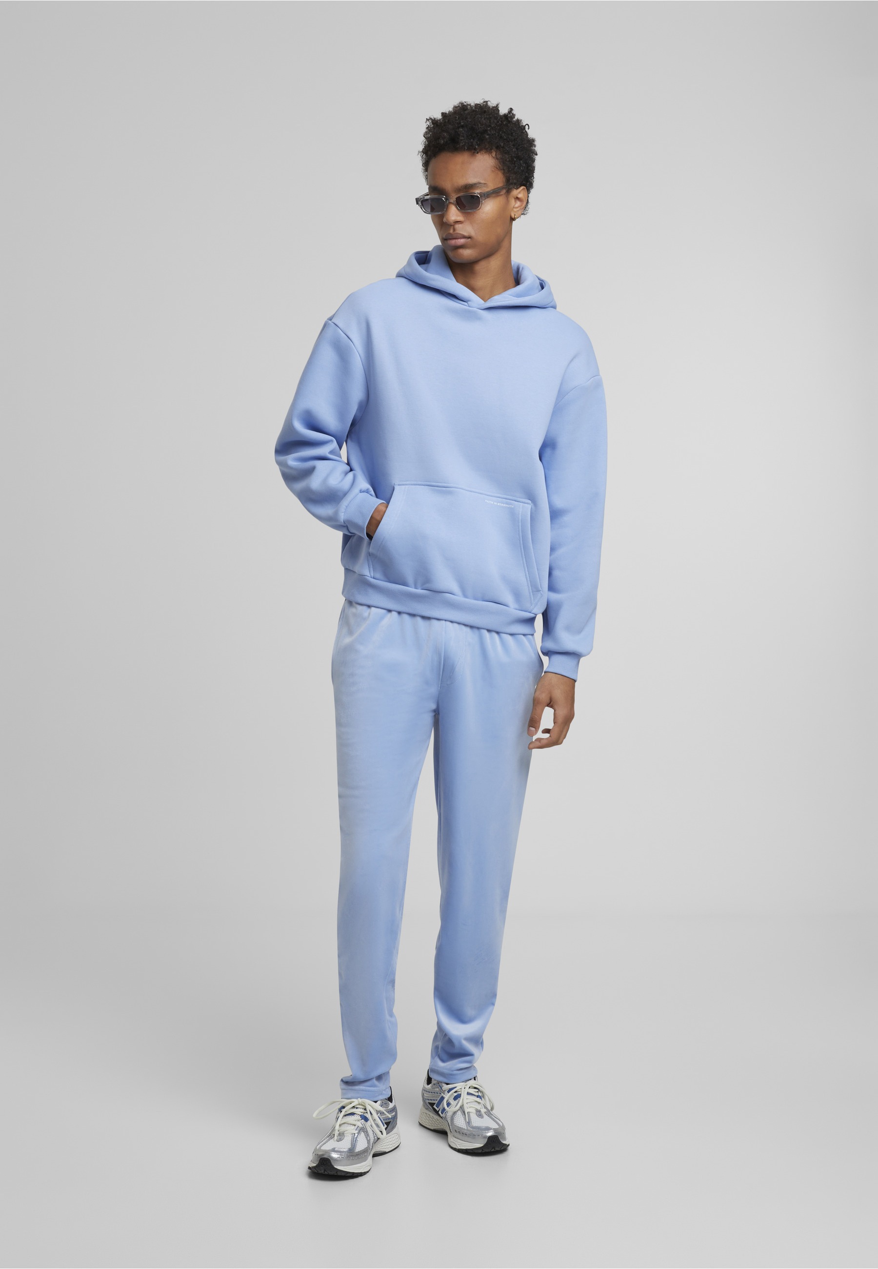 Upscale by Mister Tee Kapuzenpullover »Upscale by Mister Tee Faith Is Strength Fluffy Hoody« 1 Stk.