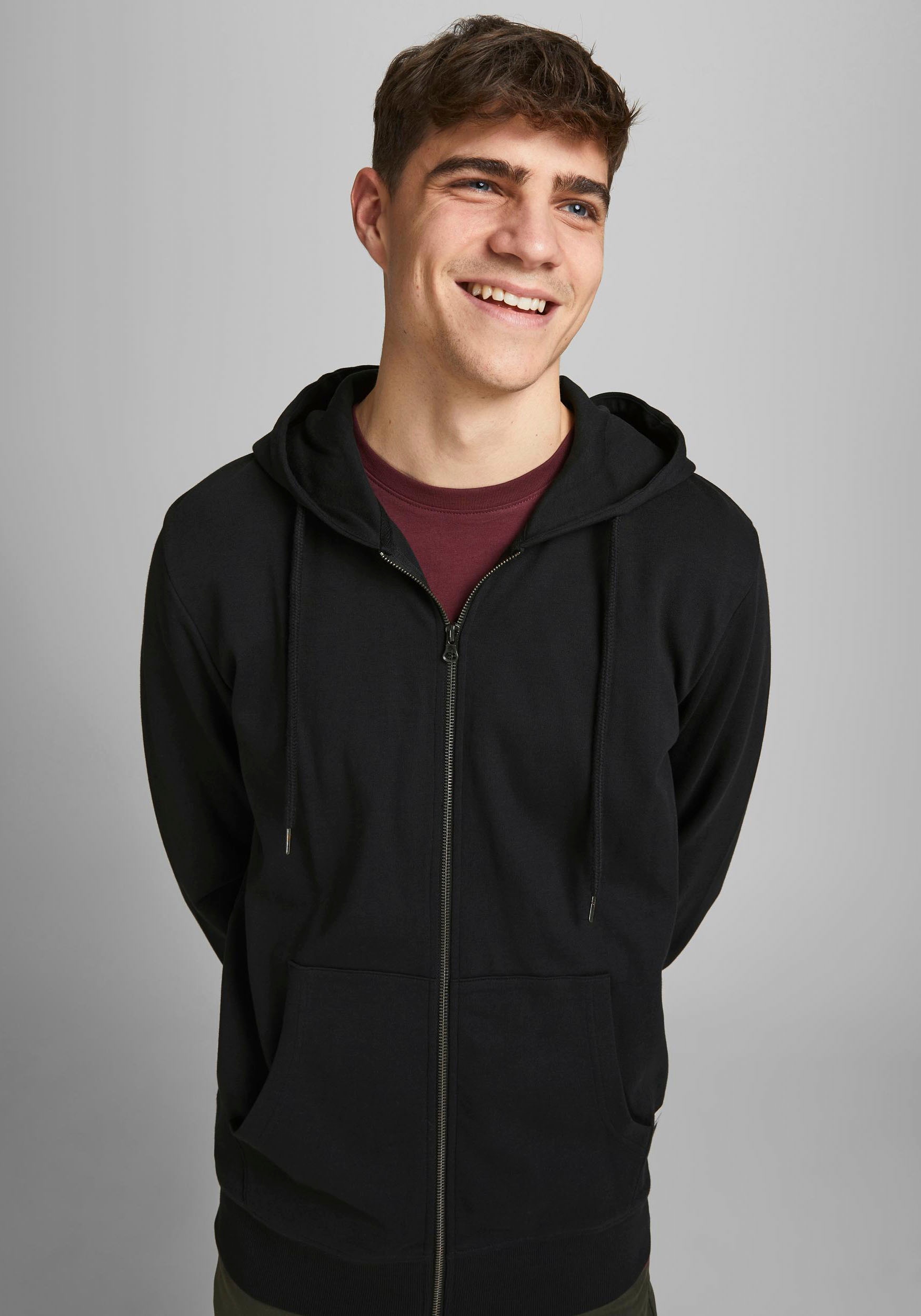 Jack & Jones Kapuzensweatjacke »JJEBASIC Hoodie mit Rippbündchen und angenehmem Tragegefühl«, unifarben, modisch, regular fit, Baumwollmischung, Rundhals