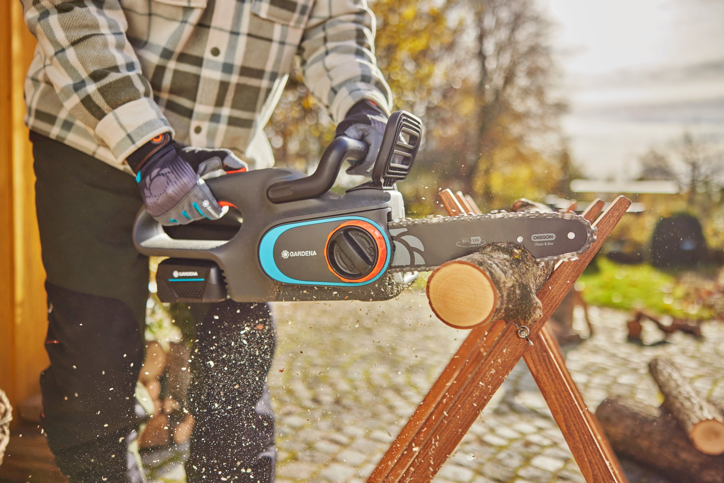 GARDENA Akku-Kettensäge »PowerSaw 250/18V P4A Ready-To-Use Set« inkl. Akku und Ladegerät,  Zum Schneiden von Ästen im Garten