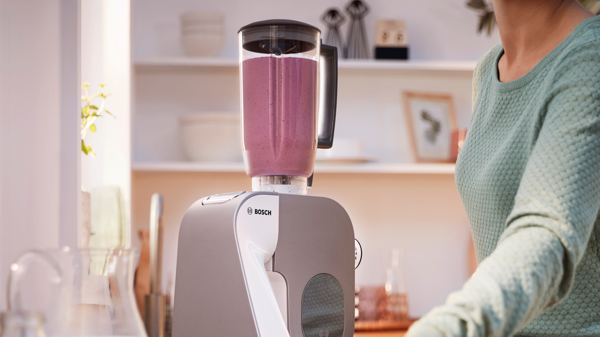 BOSCH Küchenmaschine »Serie 4 MUM5XL74, integrierte Waage, Edelstahlschüssel, Mixer, Weiß« 7 Stufen, Fleischwolf, Würfelschneider, zusätz. Kunststoffschüssel