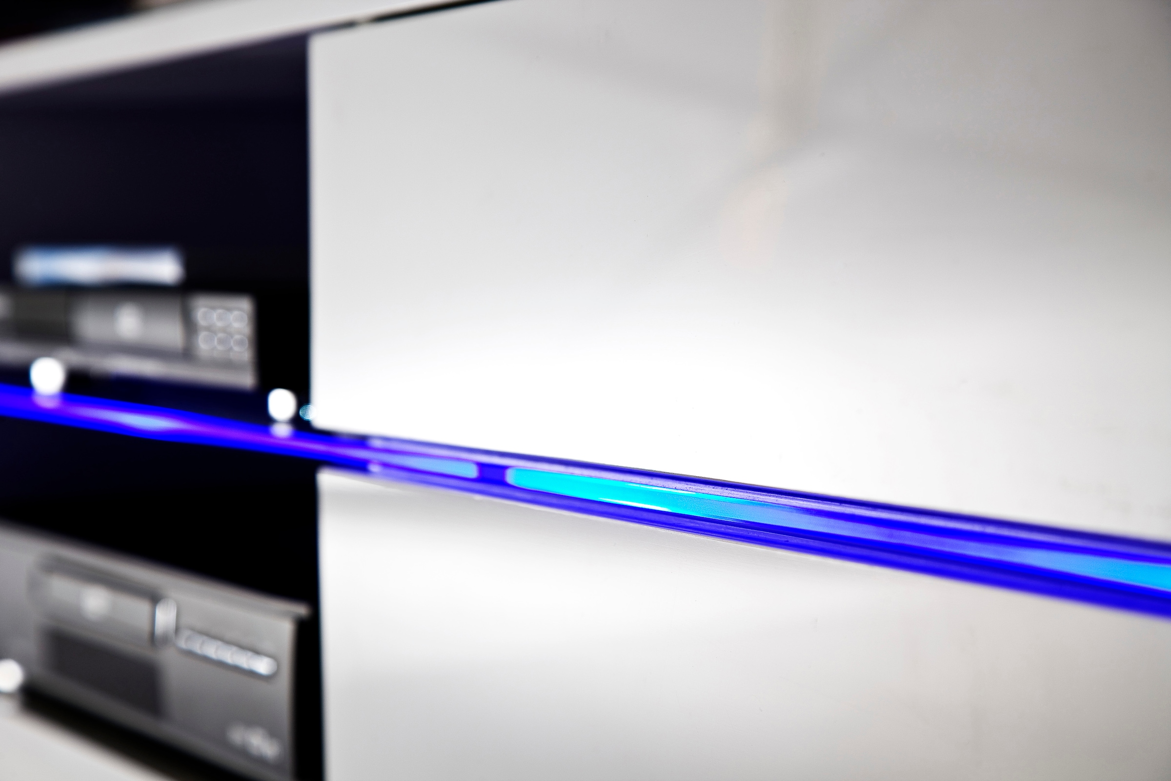 MCA furniture Lowboard »Blues«, mit LED Beleuchtung weiß hochglanz