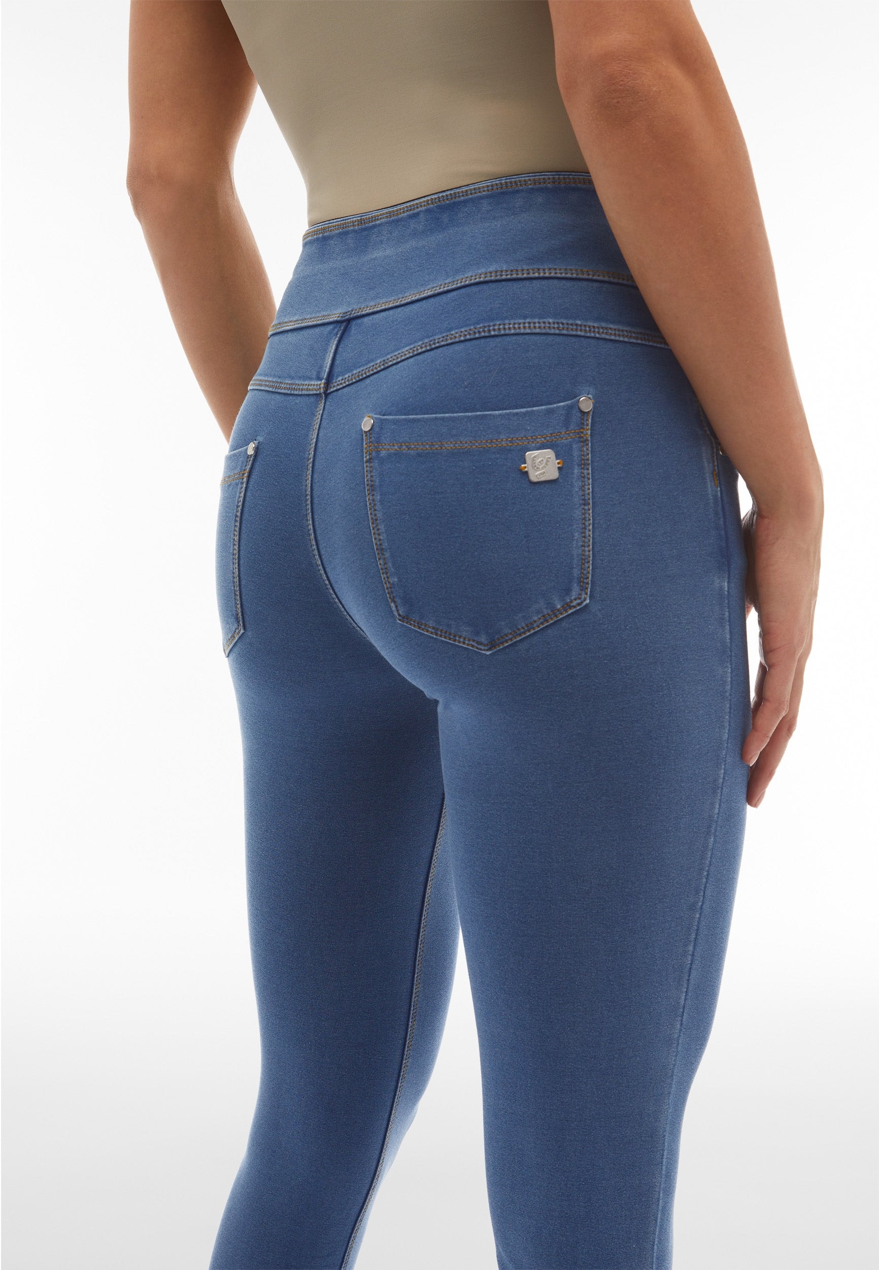 Freddy Shapingleggings »NOW SKINNY  YOGA«  mit Lifting & Shaping Effekt und Umschlagbund