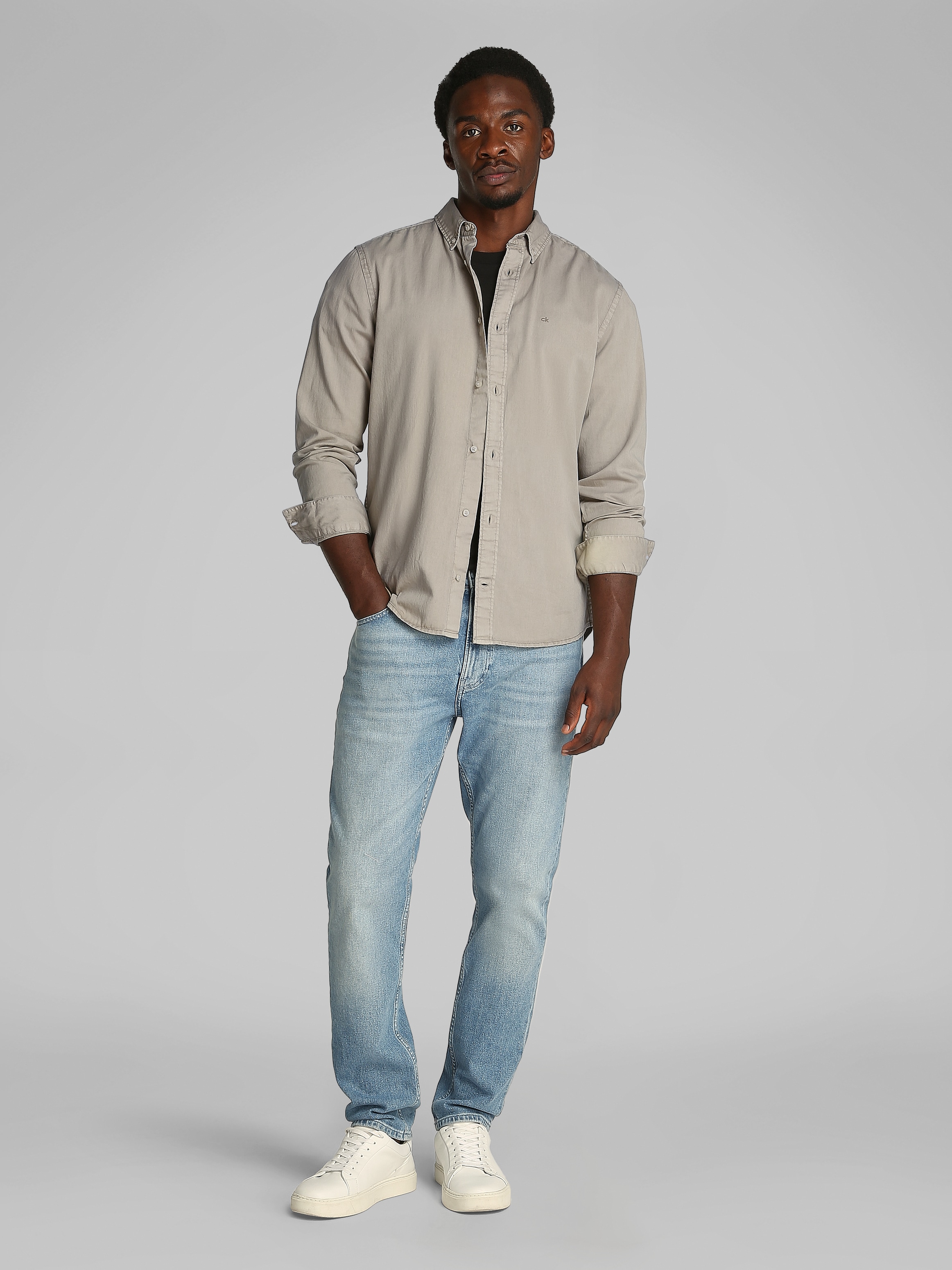 Calvin Klein Langarmhemd »GARMENT DYED LW TWILL L/S SHIRT«, mit Logostickerei