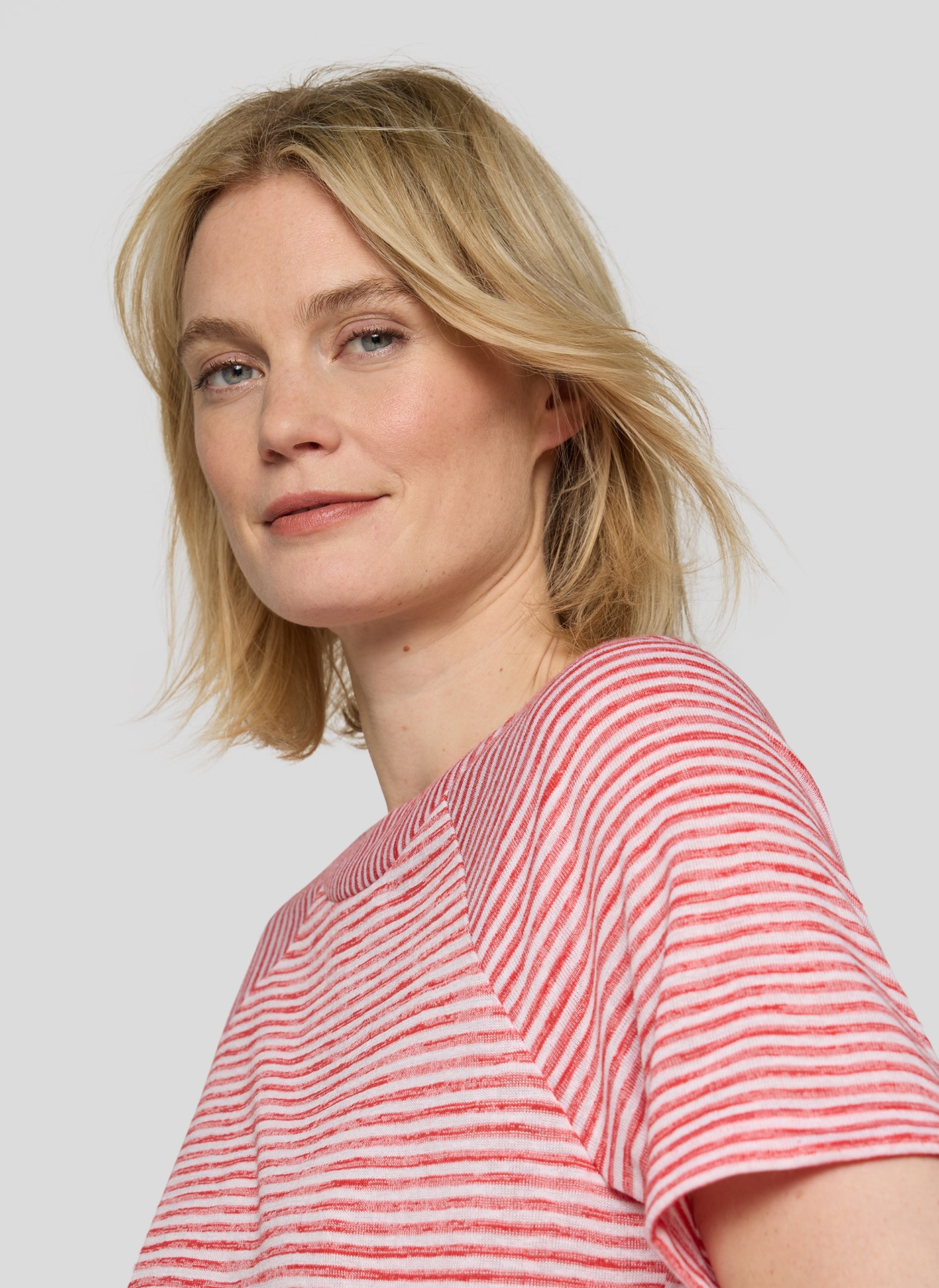 Rabe Kurzarmshirt im Streifen-Look und mit Rundhals