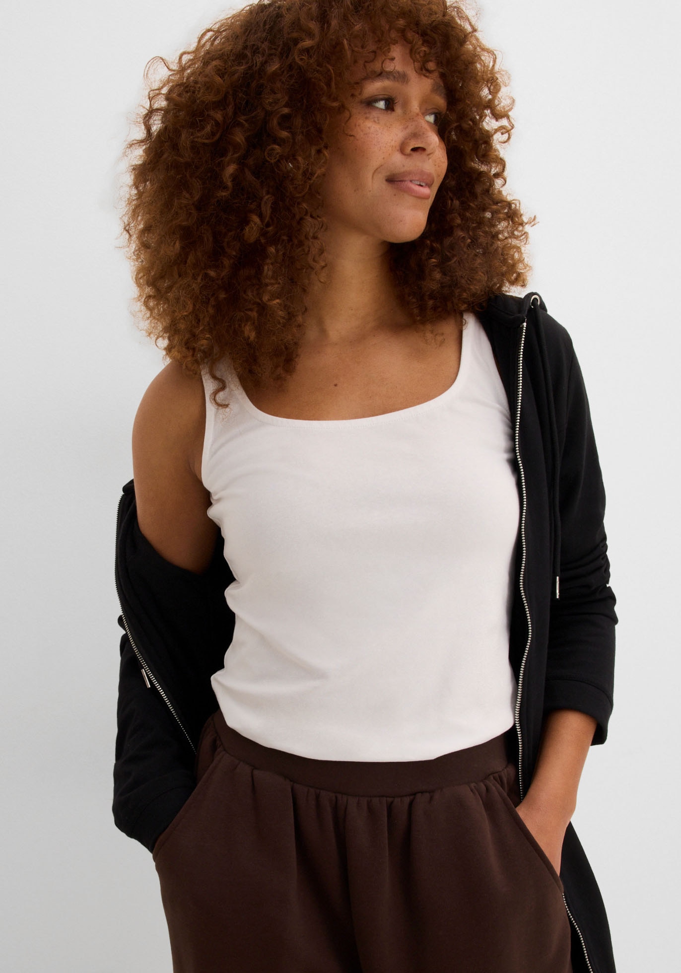 bonprix Tanktop Packung, 2 tlg. taillierte Passform, mit Carré-Ausschnitt