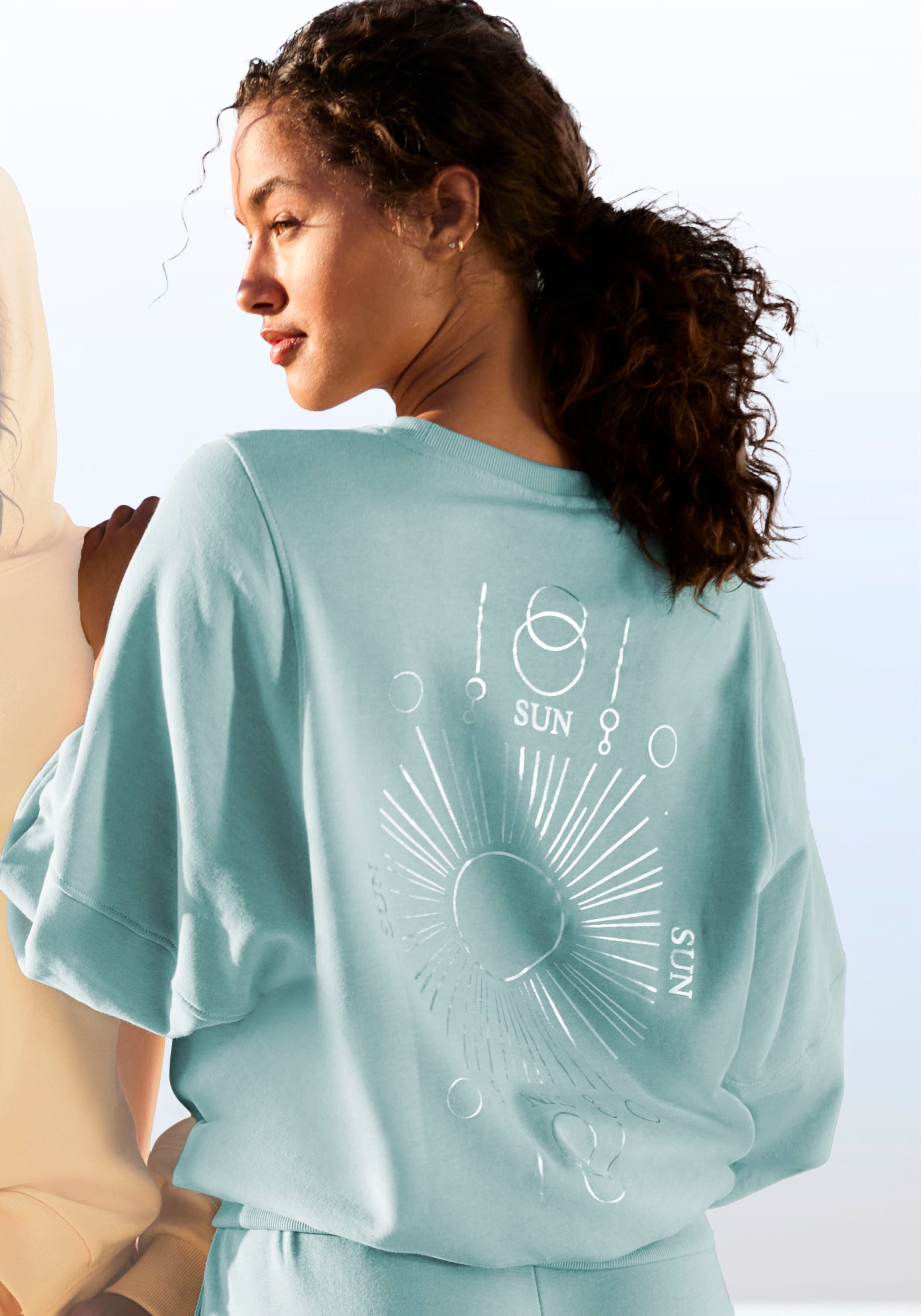 Buffalo Sweatshirt , Loungeshirt mit großem Rückenprint- mit Glanz-Effekt, Loungewear
