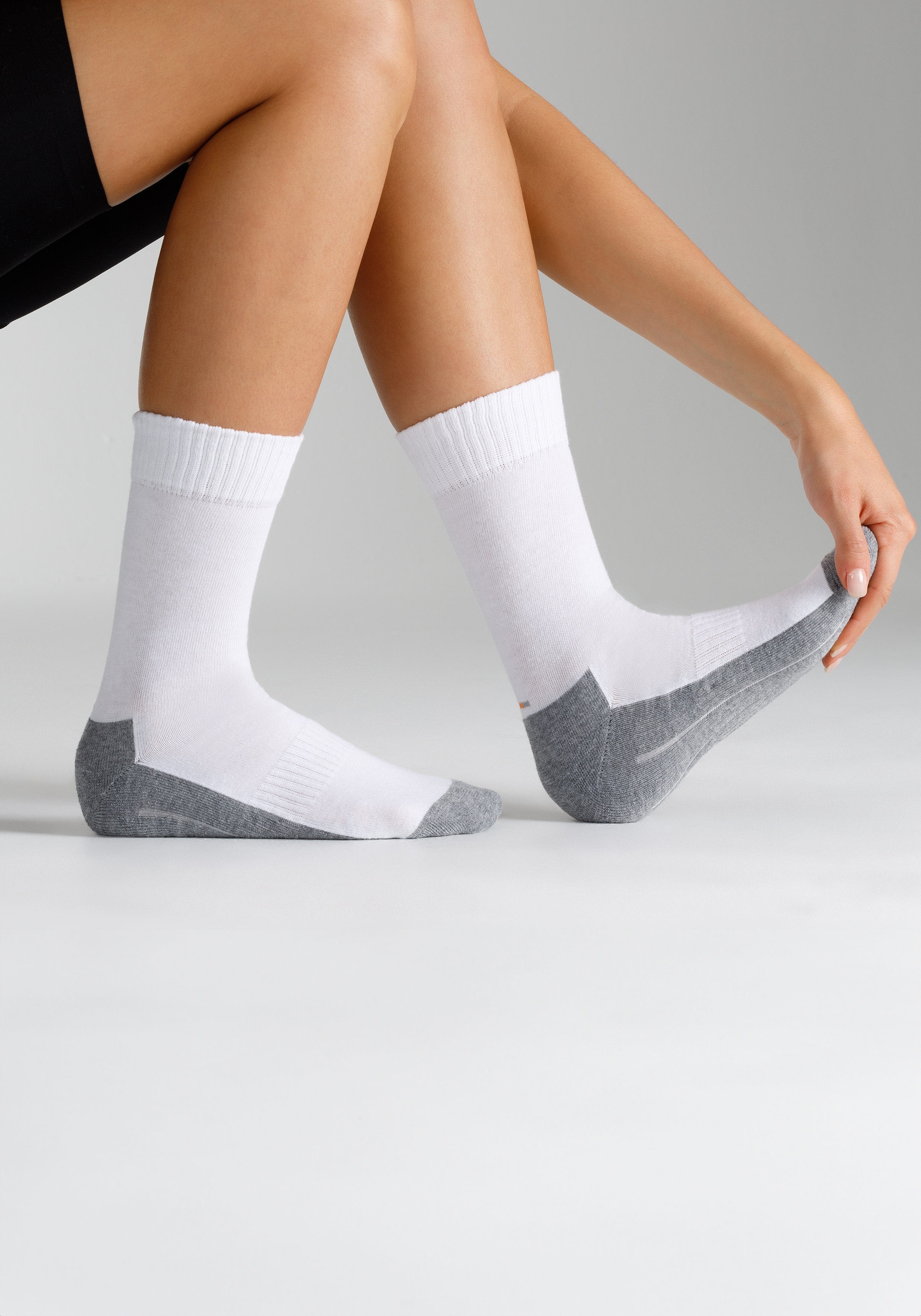 Camano Socken »function« 4 Paar, 4 Paar tlg. mit feuchtigkeitsregulierendem Material